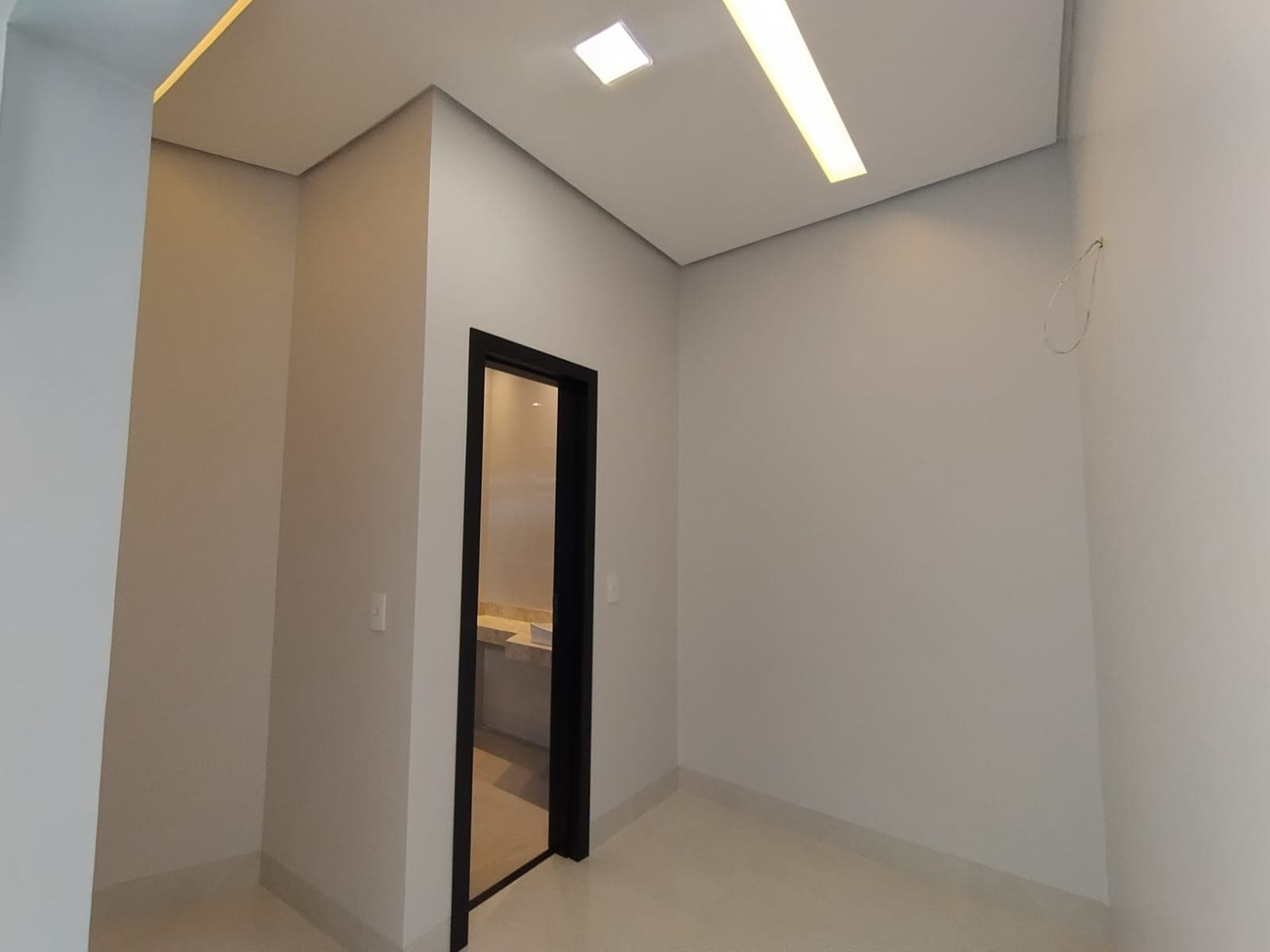 CASA À VENDA NA 309 SUL – ALTO PADRÃO COM 3 SUÍTES EM PALMAS