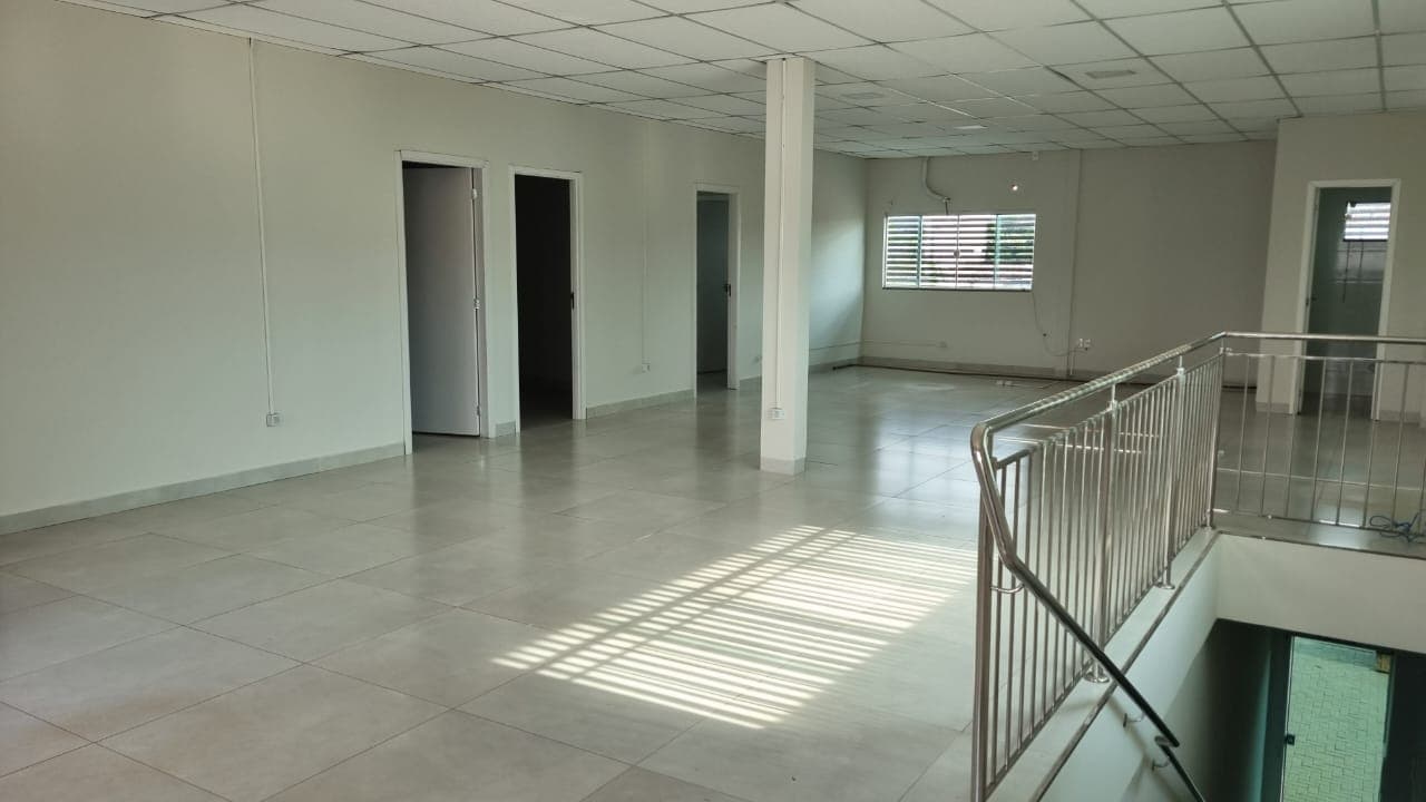 Sala comercial superior com 168 m² na Avenida da 706 Sul