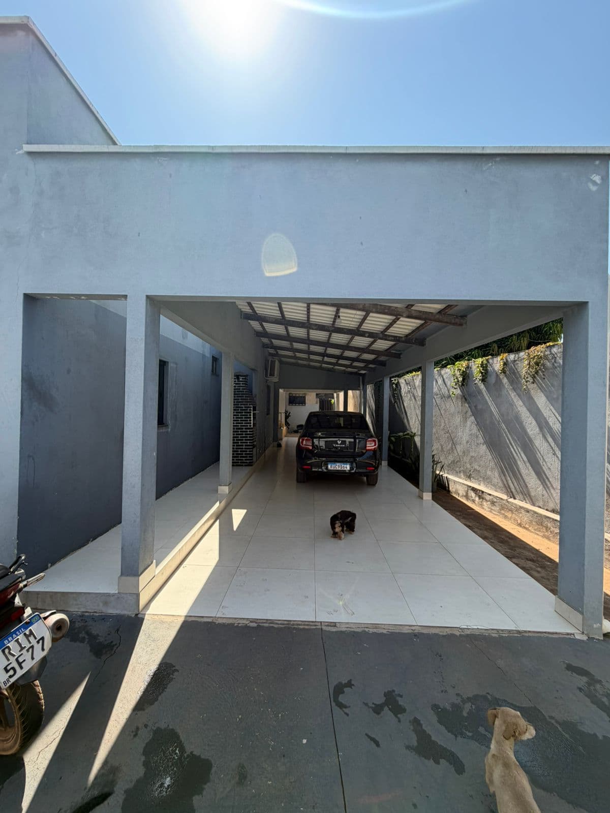 Casa ampla e confortável com 6 quartos na região norte com placa solar