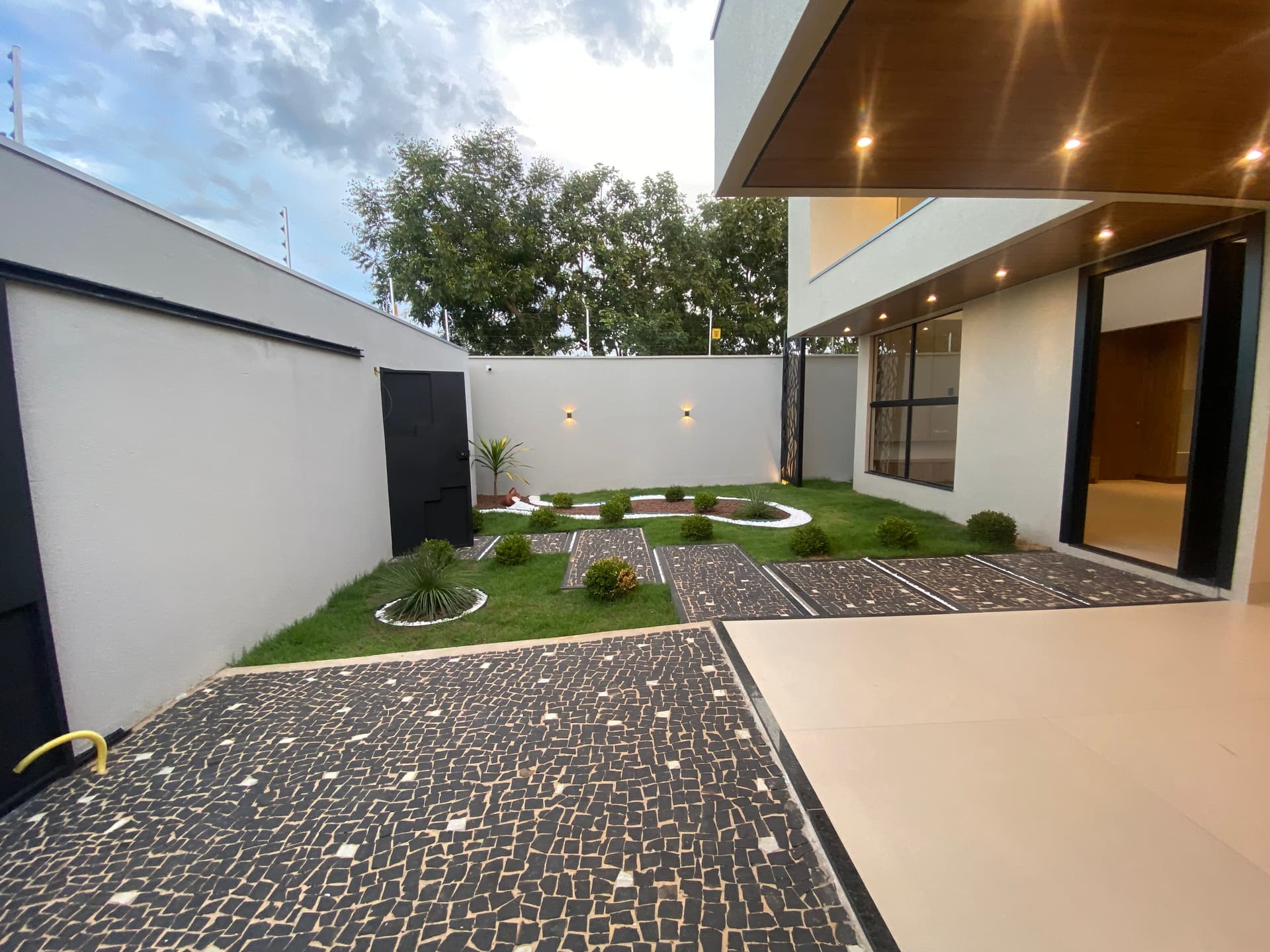Casa alto padrão 3 quartos com suíte master, SPA e planejados na 1603 Sul em Palmas
