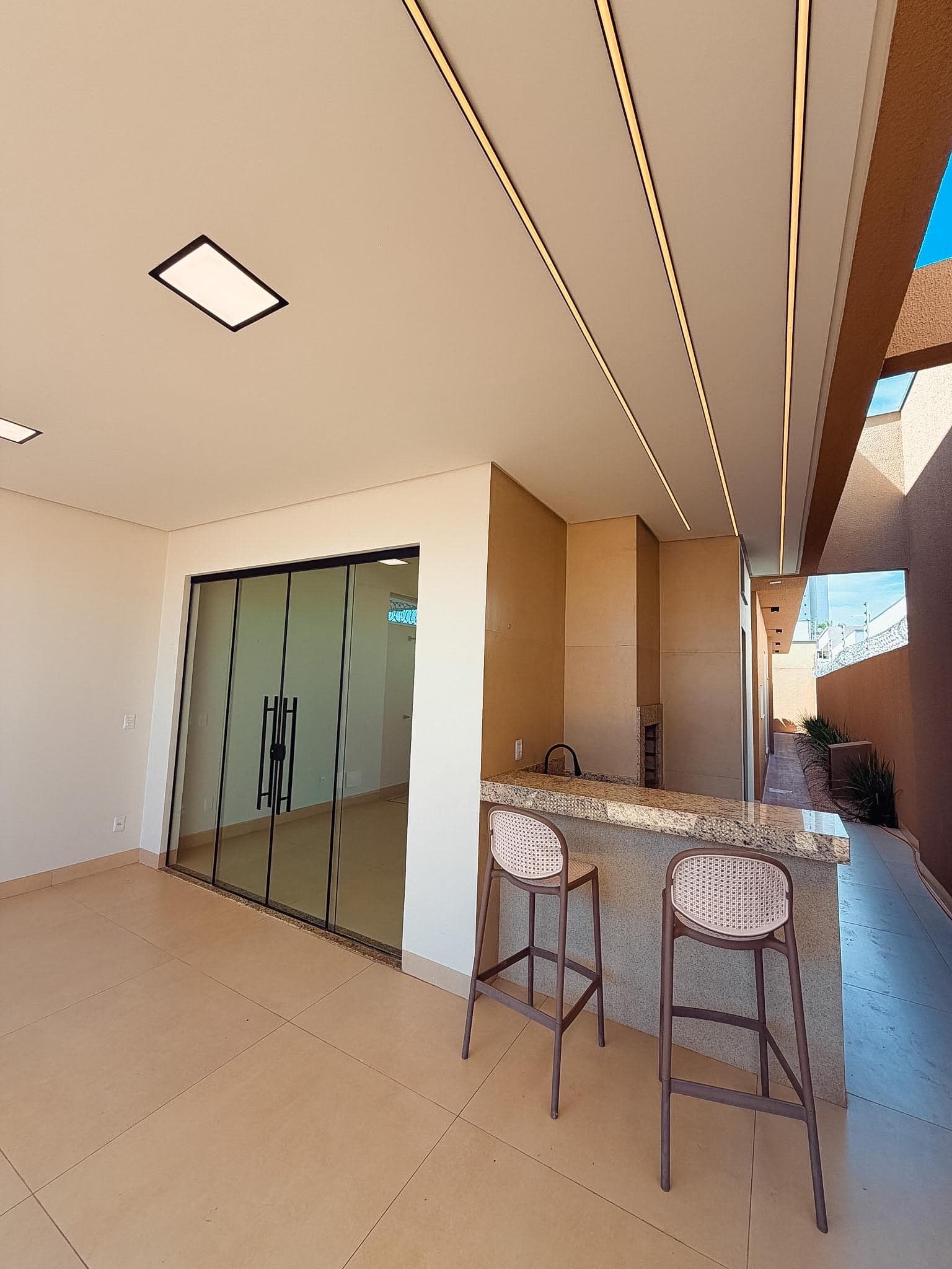Casa de Alto Padrão com 3 Suítes e Piscina na 505 Sul (ARSO 52) – Palmas/TO