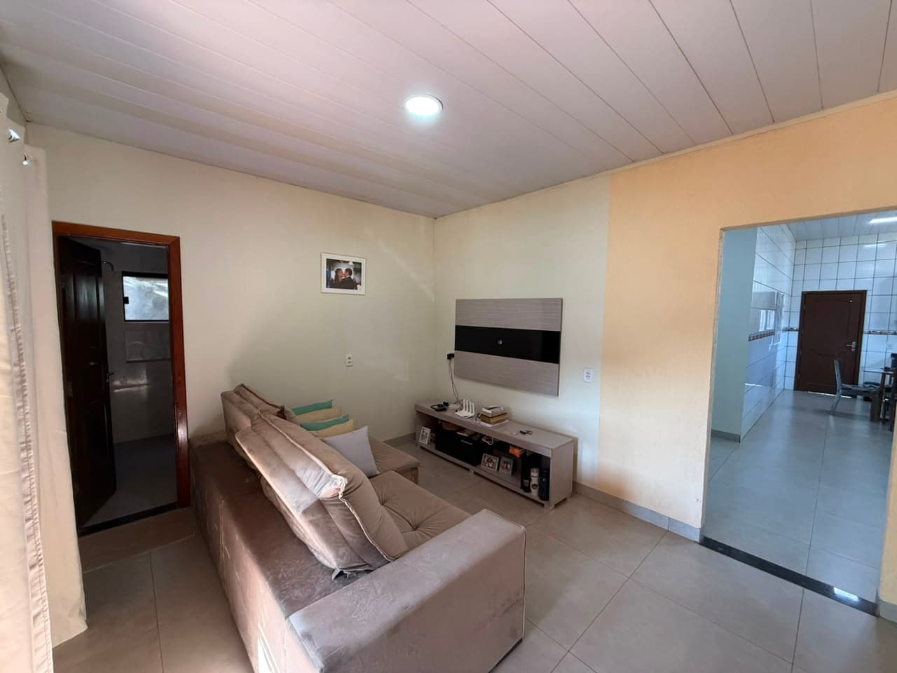Casa em Lote Grande de 360m² com 2 Suítes na 1103 Sul
