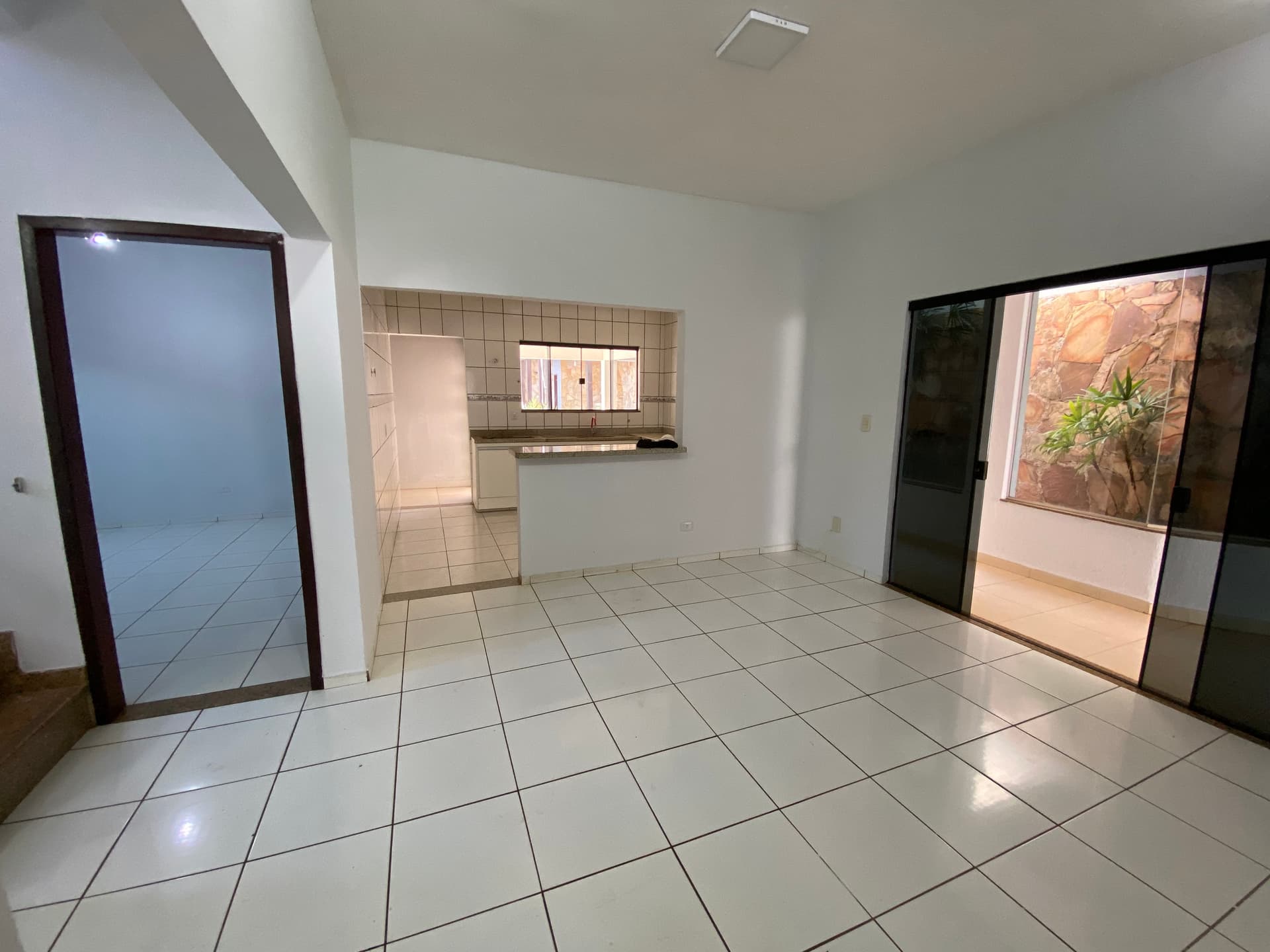 Sobrado com 5 Quartos, 4 Suítes, Piscina e Área Gourmet à Venda na 110 Sul – Palmas/TO