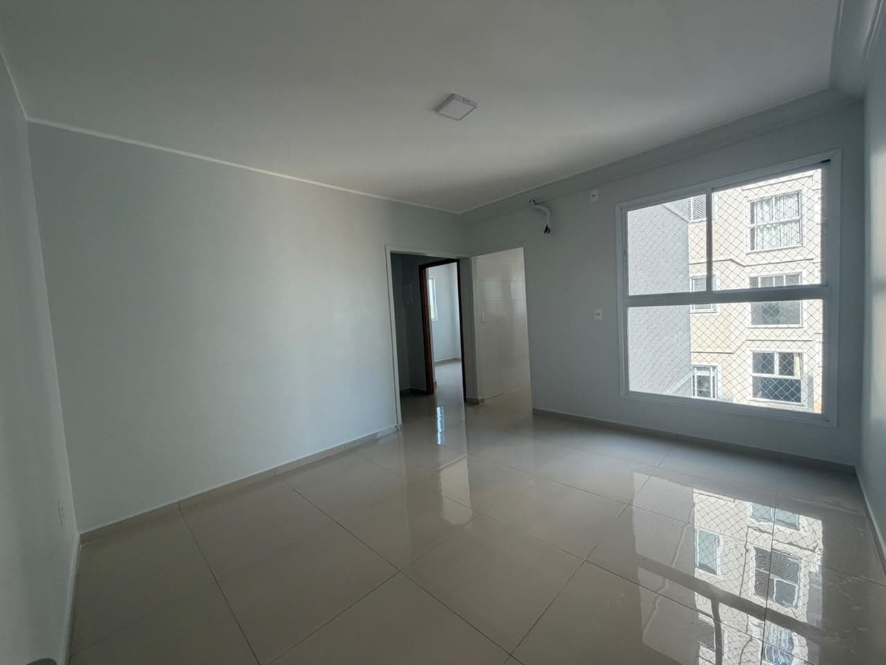Apartamento 2/4 no Brisas do Lago com codominio