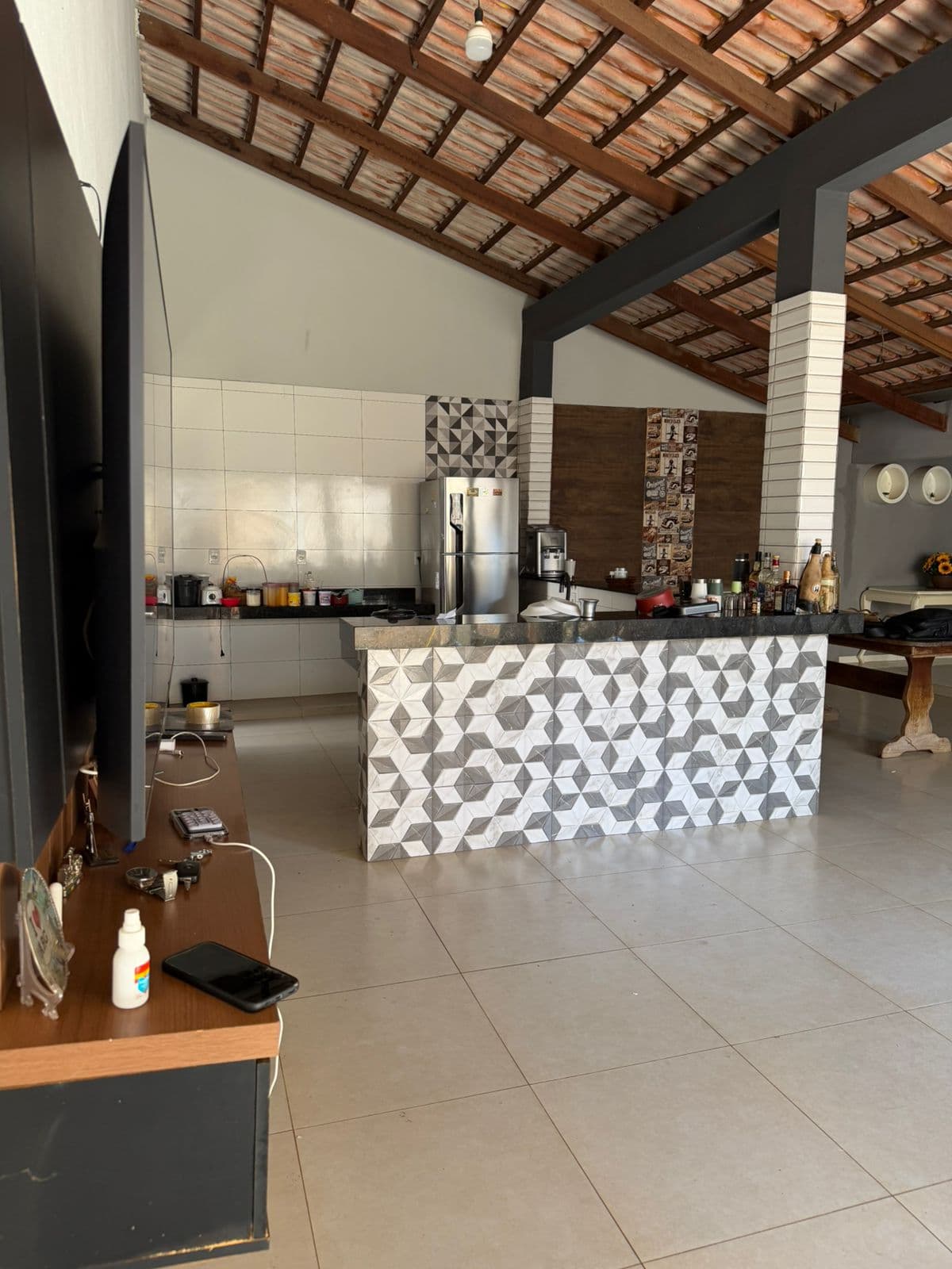 Casa ampla e confortável com 6 quartos na região norte com placa solar