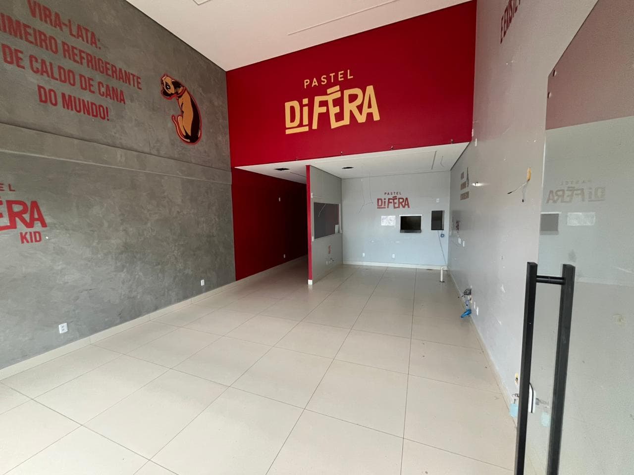 5 Salas comerciais no Aldeia Center – Diversas metragens, valores e localizações