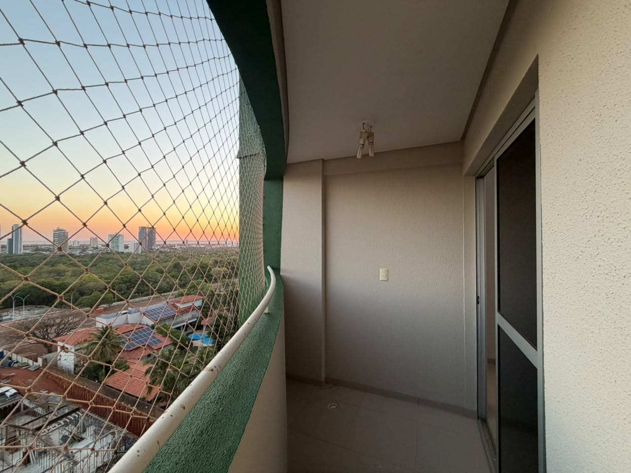 Apartamento 2 quartos com suíte e sacada para locação no Residencial Mirante Du Park – 306 Sul