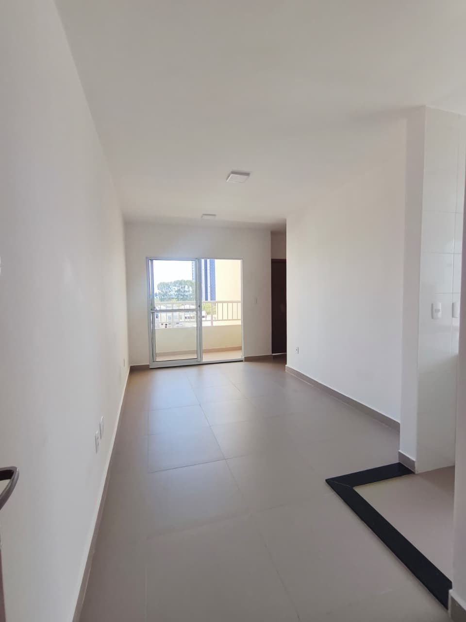 Apartamento 2/4 sendo 1 suite na 105 norte residencial Palmeira Azul