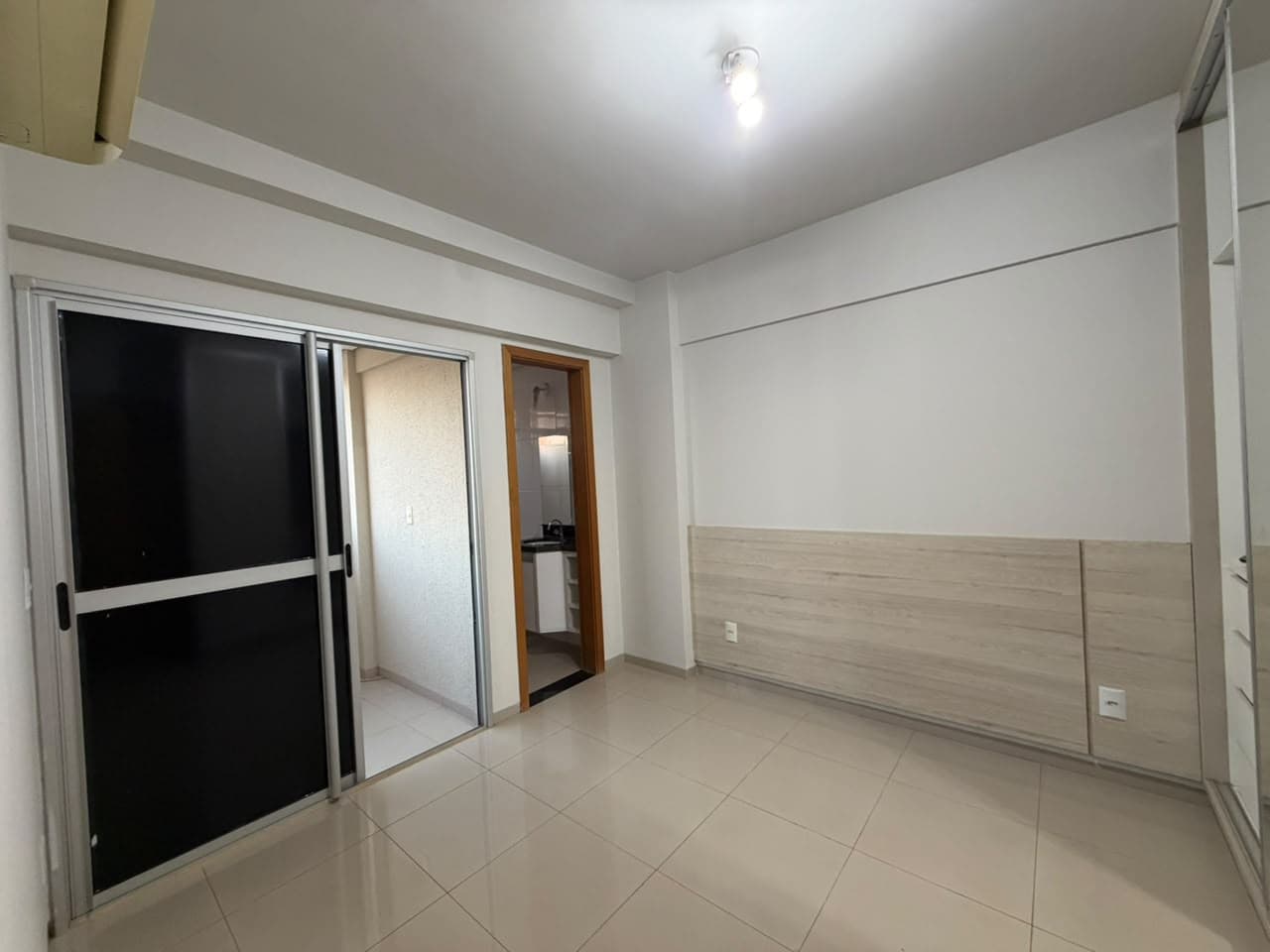 Apartamento 2 quartos com suíte e sacada para locação no Residencial Mirante Du Park – 306 Sul