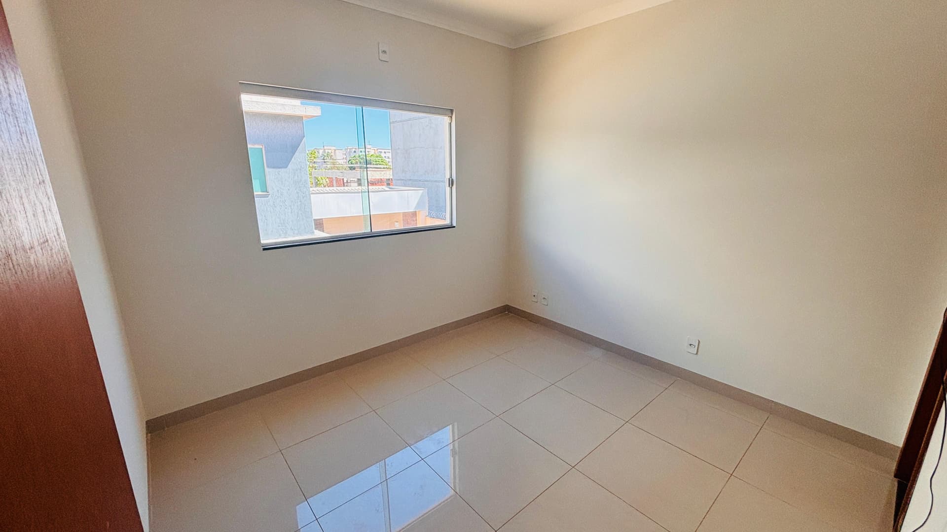 Sobrado com 3 Quartos e Closet à Venda na 110 Sul – Palmas/TO
