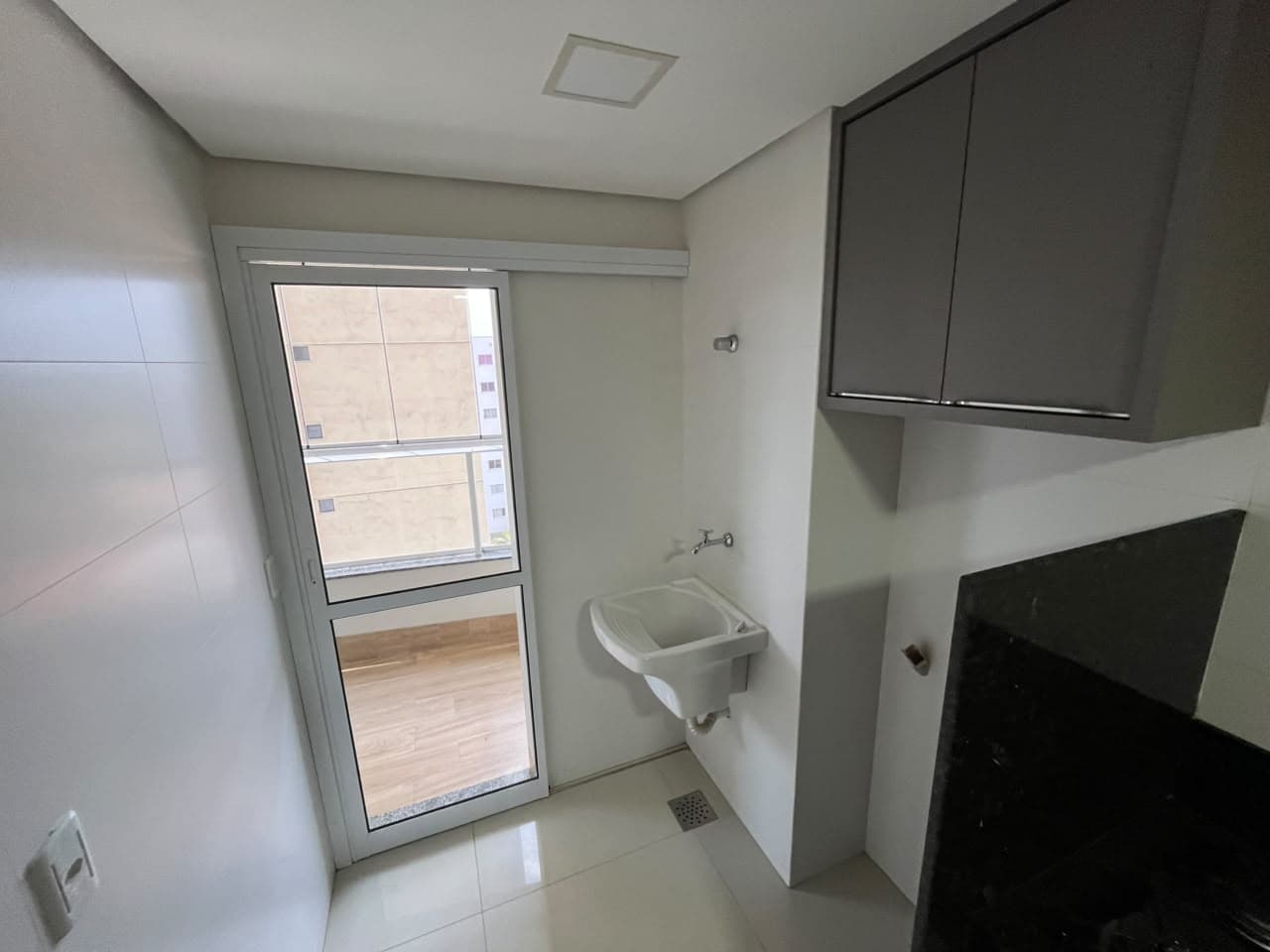 Apartamento semimobiliado com 2 quartos, suíte e lazer completo na 305 Sul, em Palmas