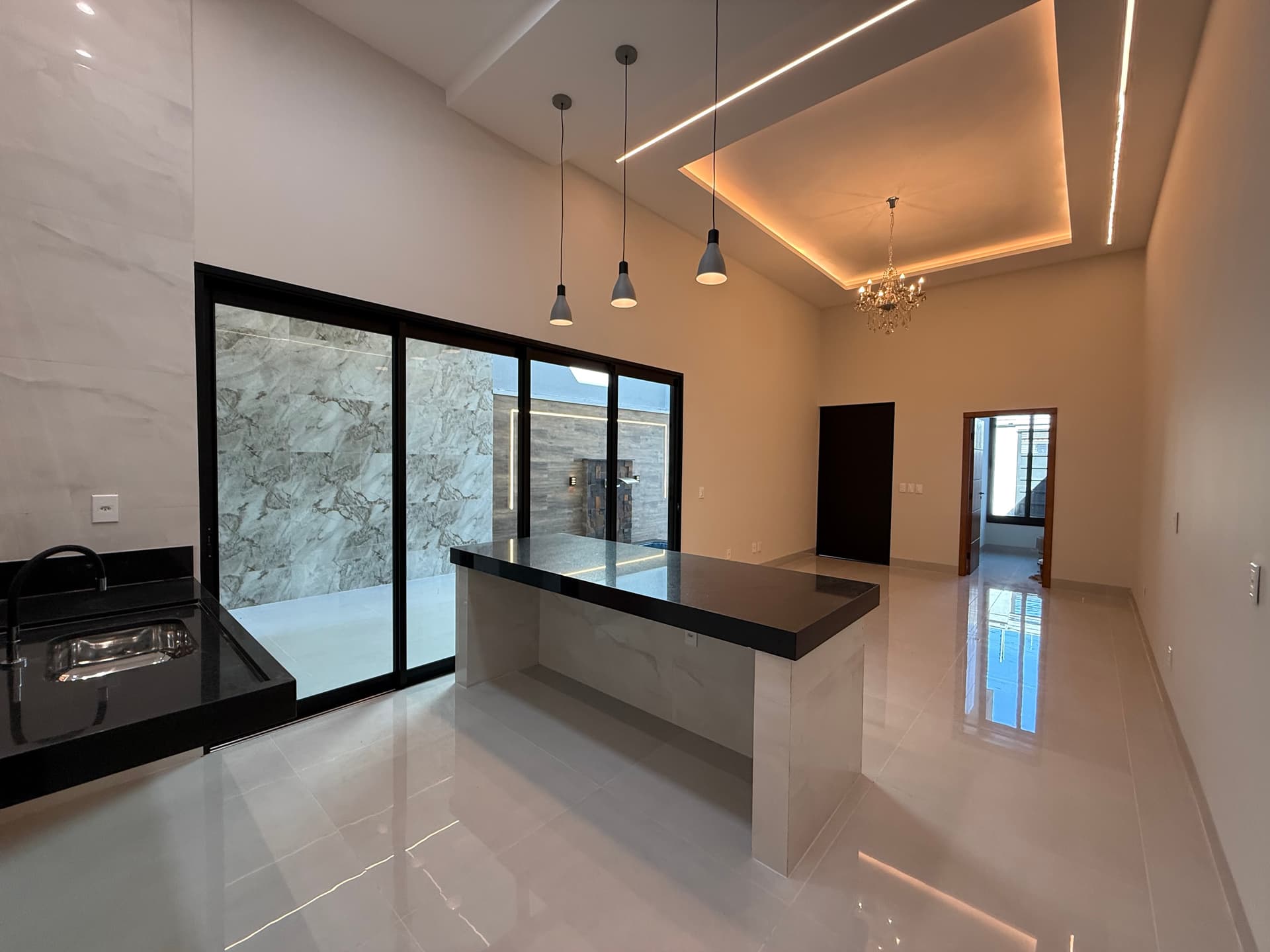 Casa de alto padrão com 3 suites, escritório e piscina na Arso 42 em Palmas – TO
