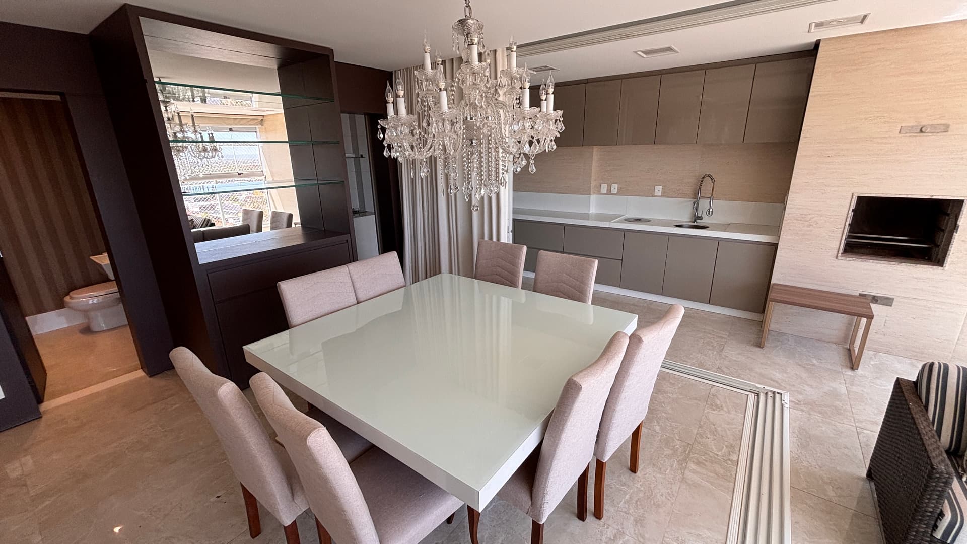 Apartamento de alto padrão semimobiliado à venda no Arte 21 Residence, 204 Sul – Palmas/TO