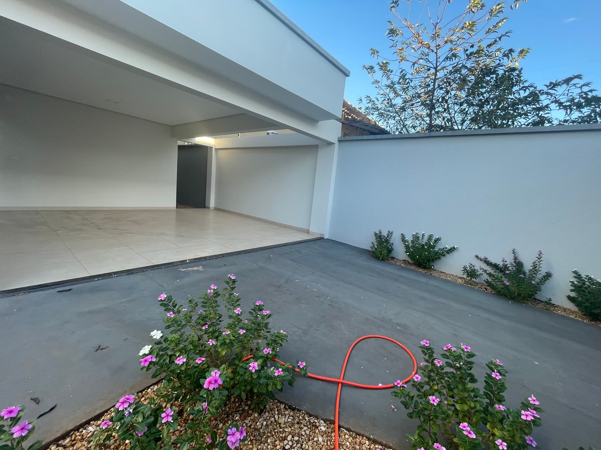 Casa com 3 quartos, piscina e pé-direito duplo na ARSE 34 (309 Sul) em Palmas