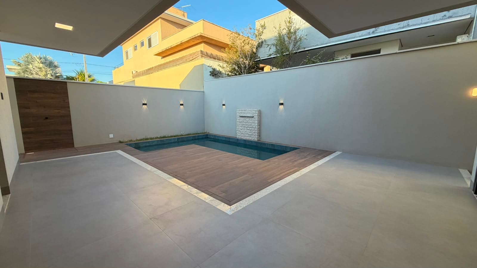Casa de Alto Padrão à Venda no Condomínio Mirante do Lago – 4 Suítes, Piscina e Área Gourmet | Palmas/TO