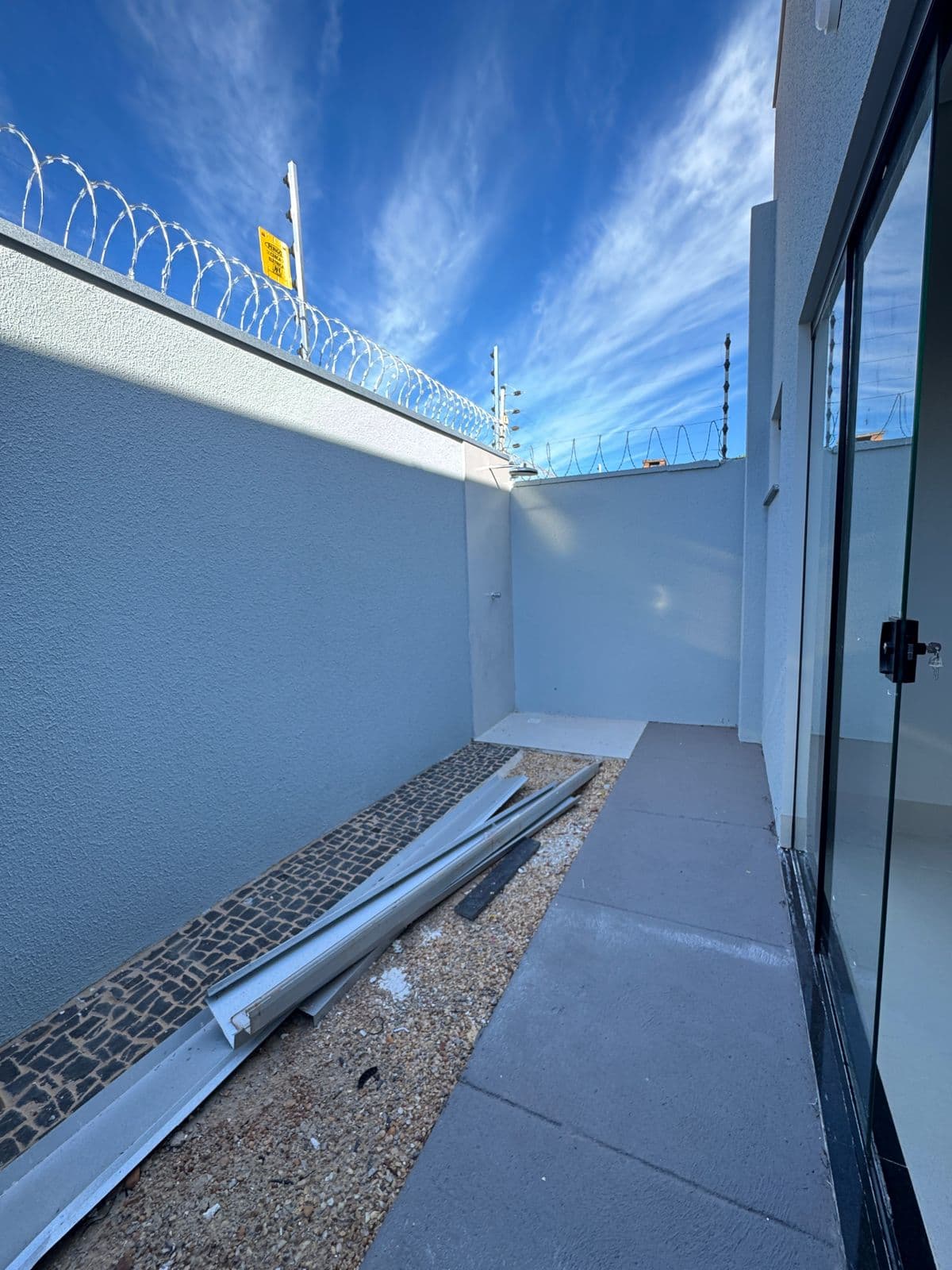 Casa com 2 quartos e pé-direito alto à venda na 604 Norte em Palmas – TO