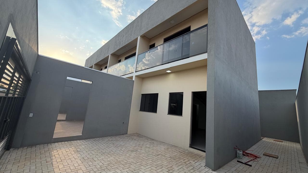 Sobrado com 2 suítes e varanda à venda na 1506 Sul – Palmas/TO