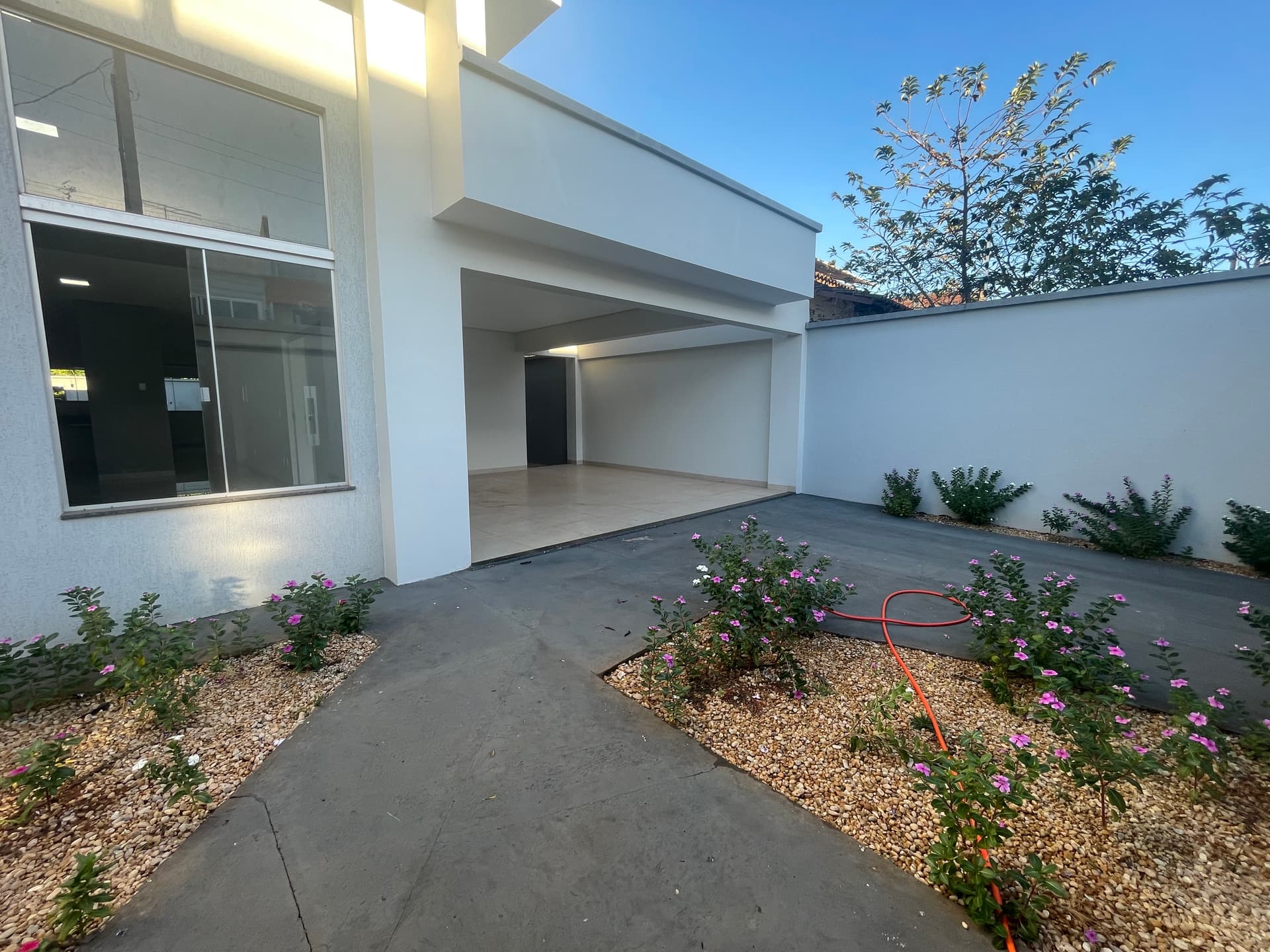 Casa com 3 quartos, piscina e pé-direito duplo na ARSE 34 (309 Sul) em Palmas