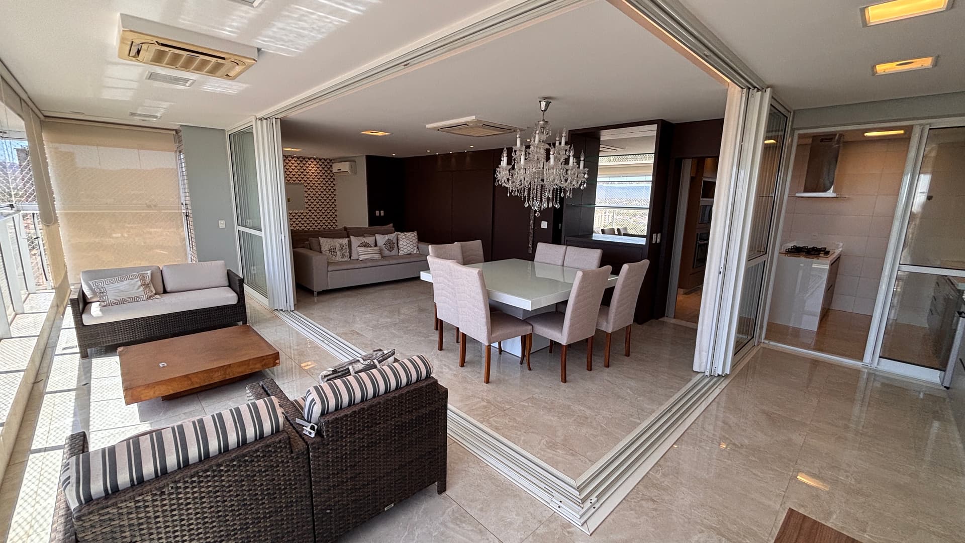 Apartamento de alto padrão semimobiliado à venda no Arte 21 Residence, 204 Sul – Palmas/TO