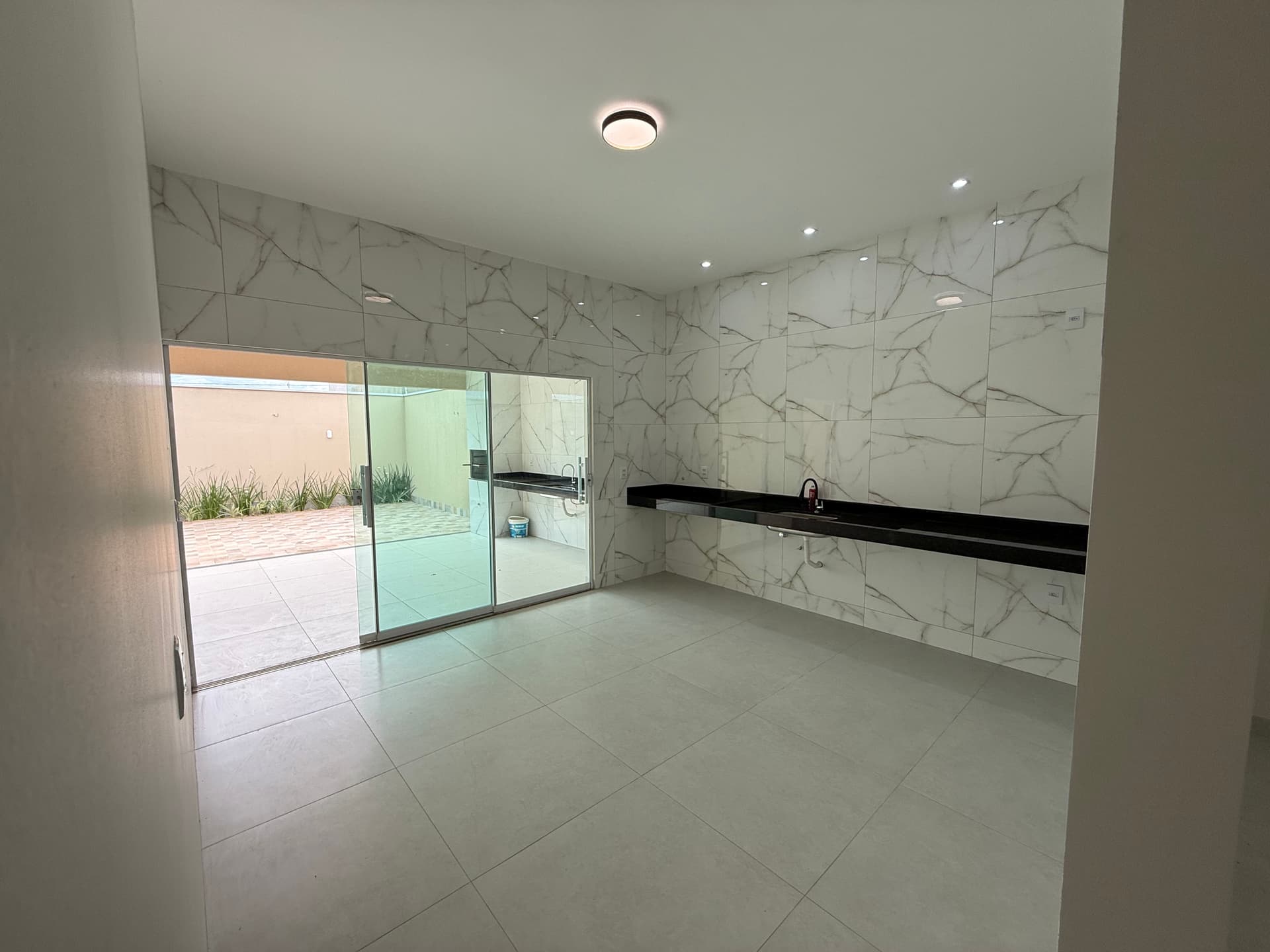 Casa 3 quartos com piscina e suíte americana na 1503 Sul