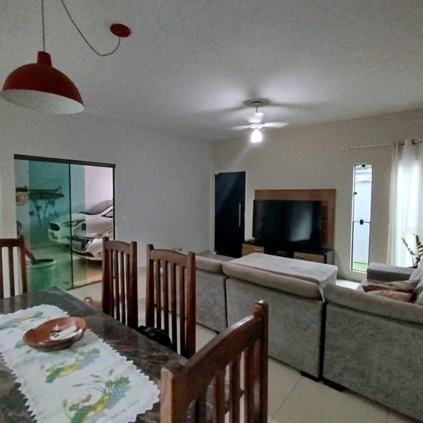Casa com 3 Quartos, Suíte e Energia Solar à Venda na 806 Sul – Palmas/TO