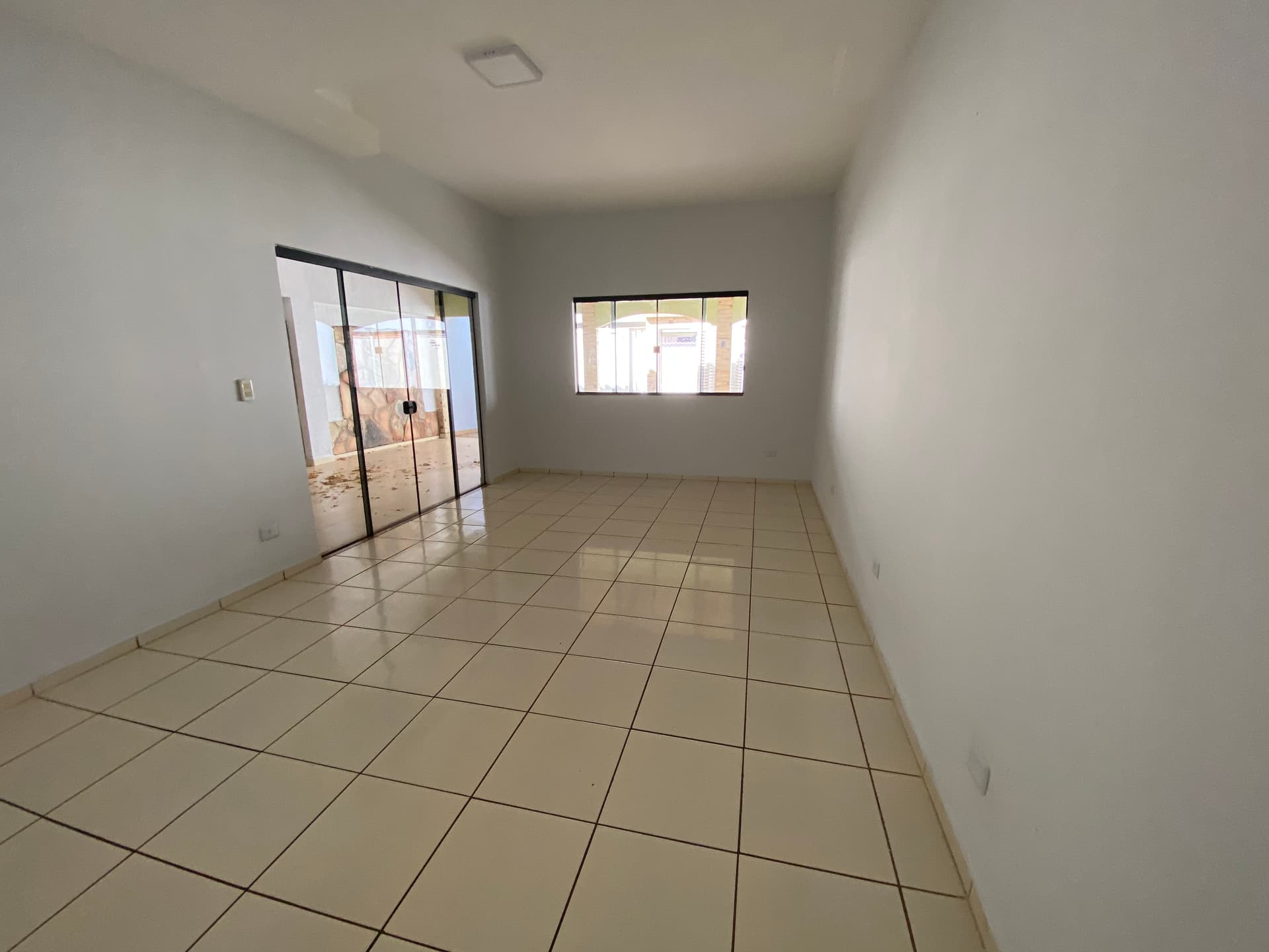 Sobrado com 5 Quartos, 4 Suítes, Piscina e Área Gourmet à Venda na 110 Sul – Palmas/TO