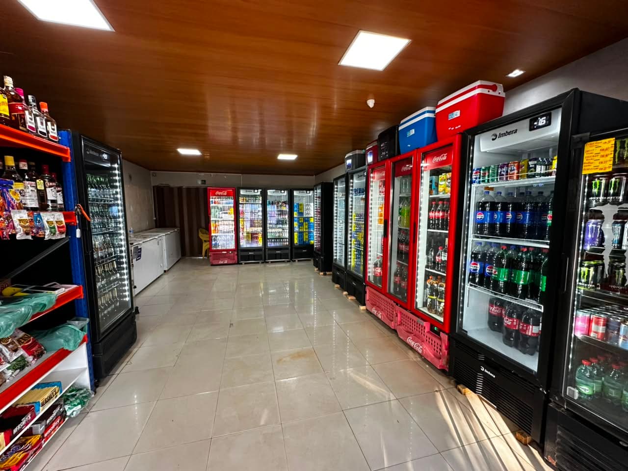 Estrutura Comercial Completa com Energia Solar e Equipamentos de Alto Padrão