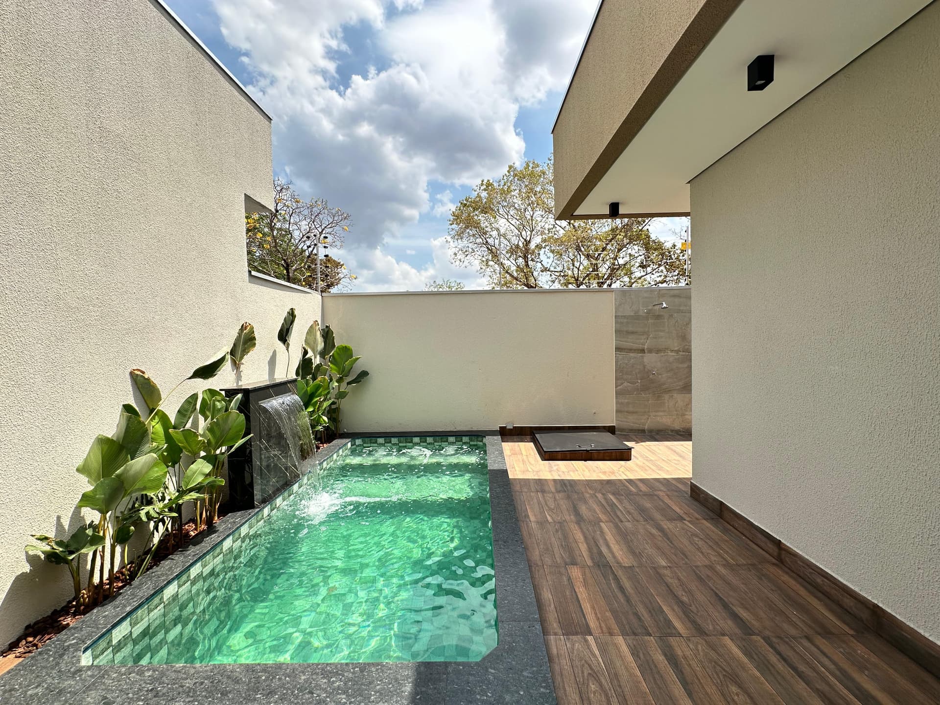 Casa moderna com 3 quartos, piscina e varanda gourmet na 1601 Sul em Palmas