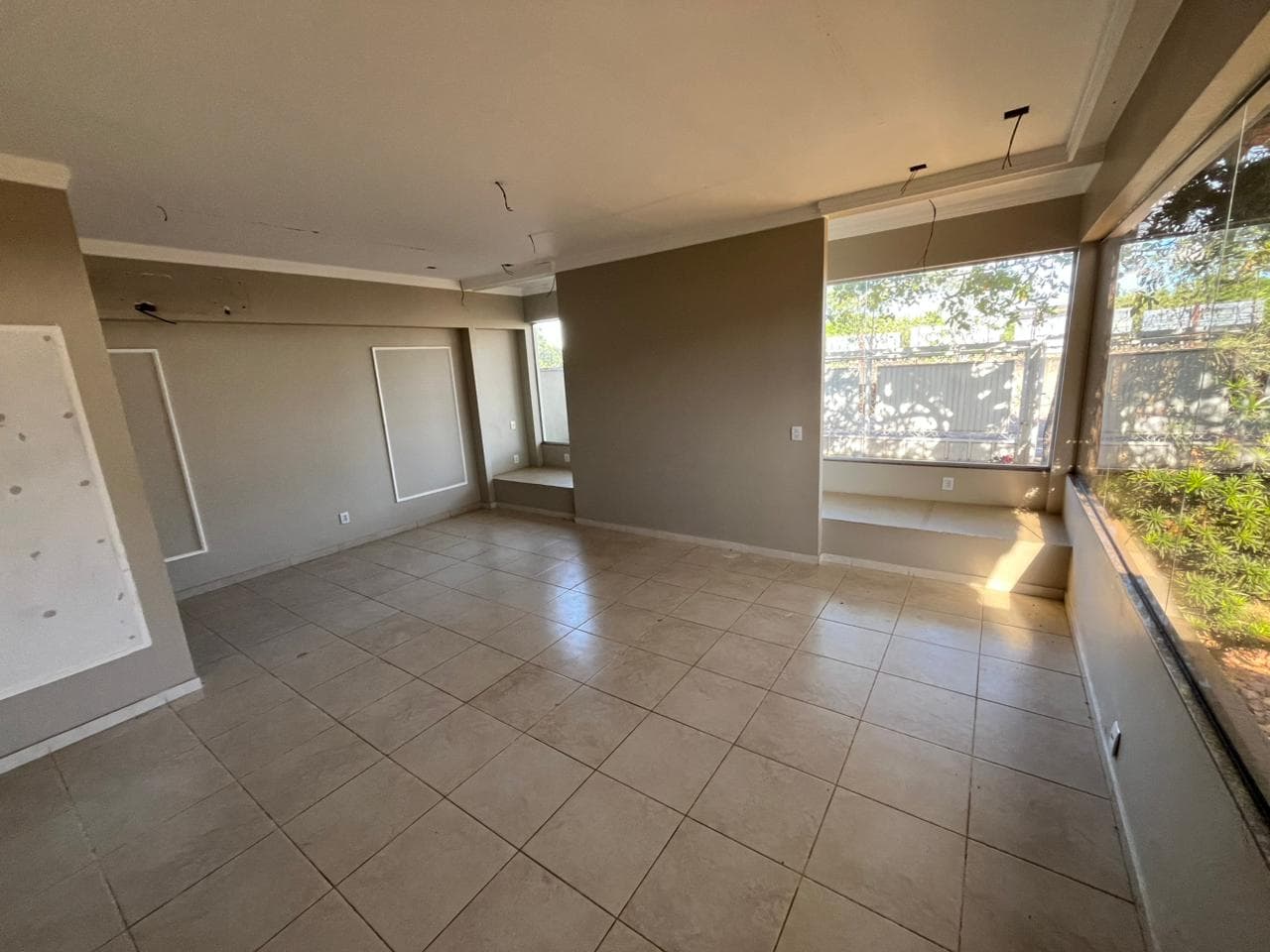 Sala comercial ampla com 200 m² na 106 Sul em Palmas