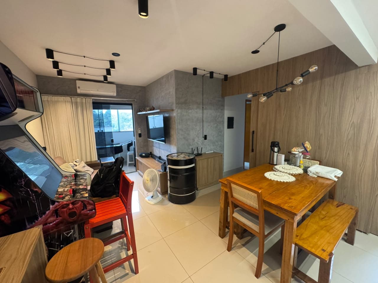 Apartamento à venda na 704 Sul com 2 quartos e sacada com churrasqueira