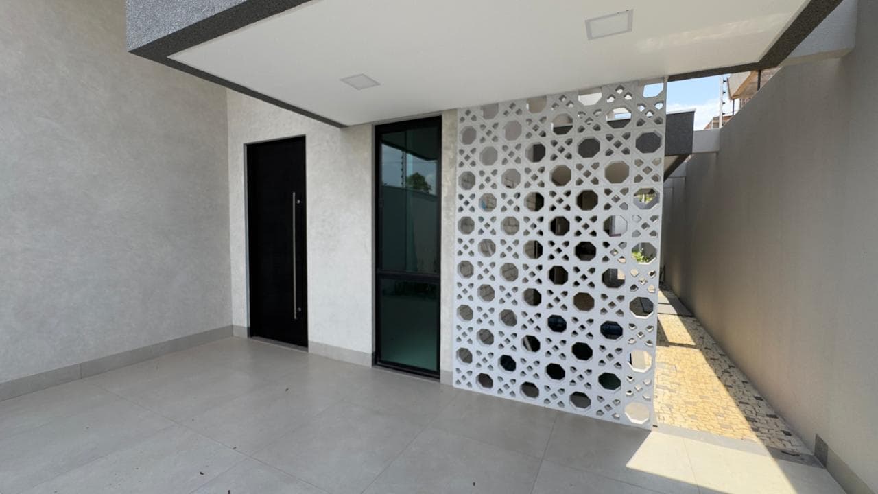 Casa à venda na 505 Sul com 3 suítes e piscina em Palmas