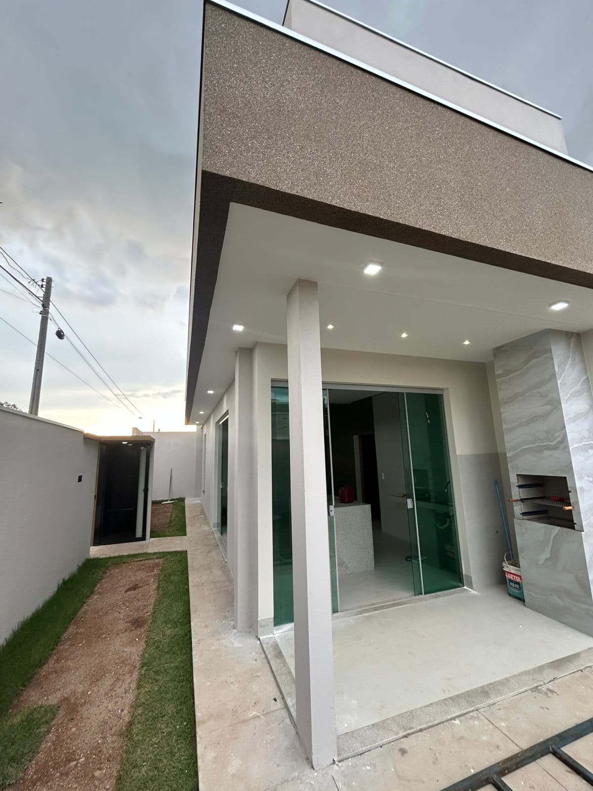Casa com suíte e localização estratégica na ARSE 151 (1503 Sul) em Palmas