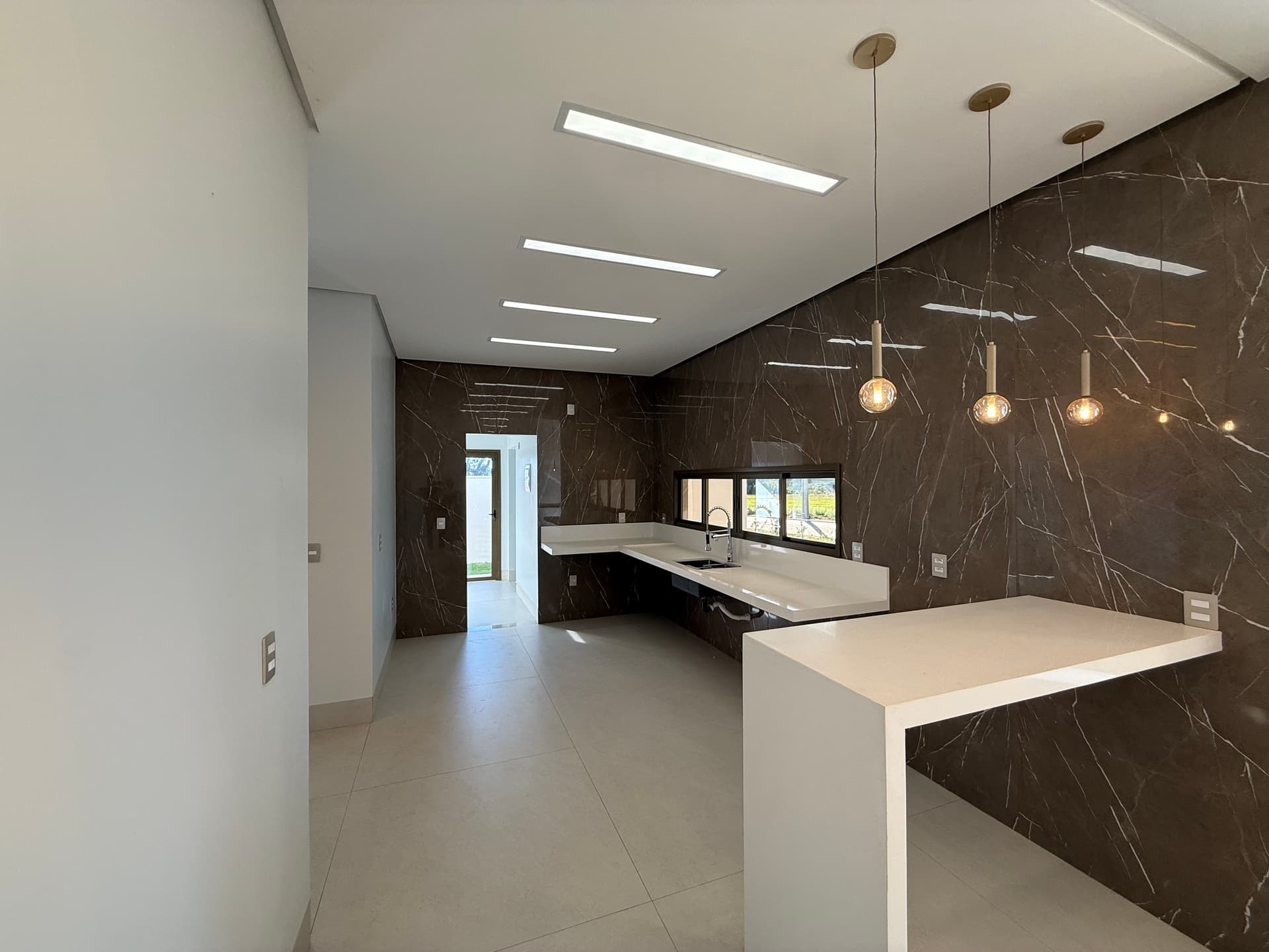 Casa de Alto Padrão com 4 Suítes à Venda no Caribe Golf em Palmas – TO
