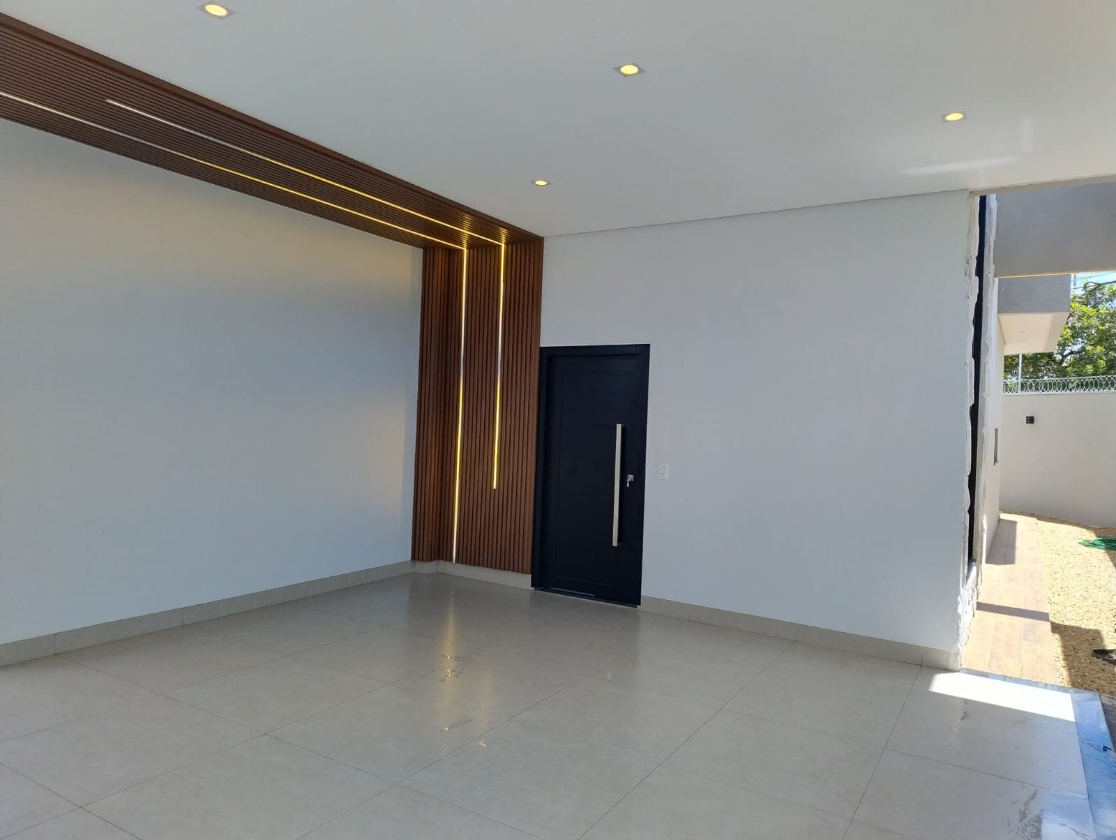 CASA À VENDA NA 309 SUL – ALTO PADRÃO COM 3 SUÍTES EM PALMAS