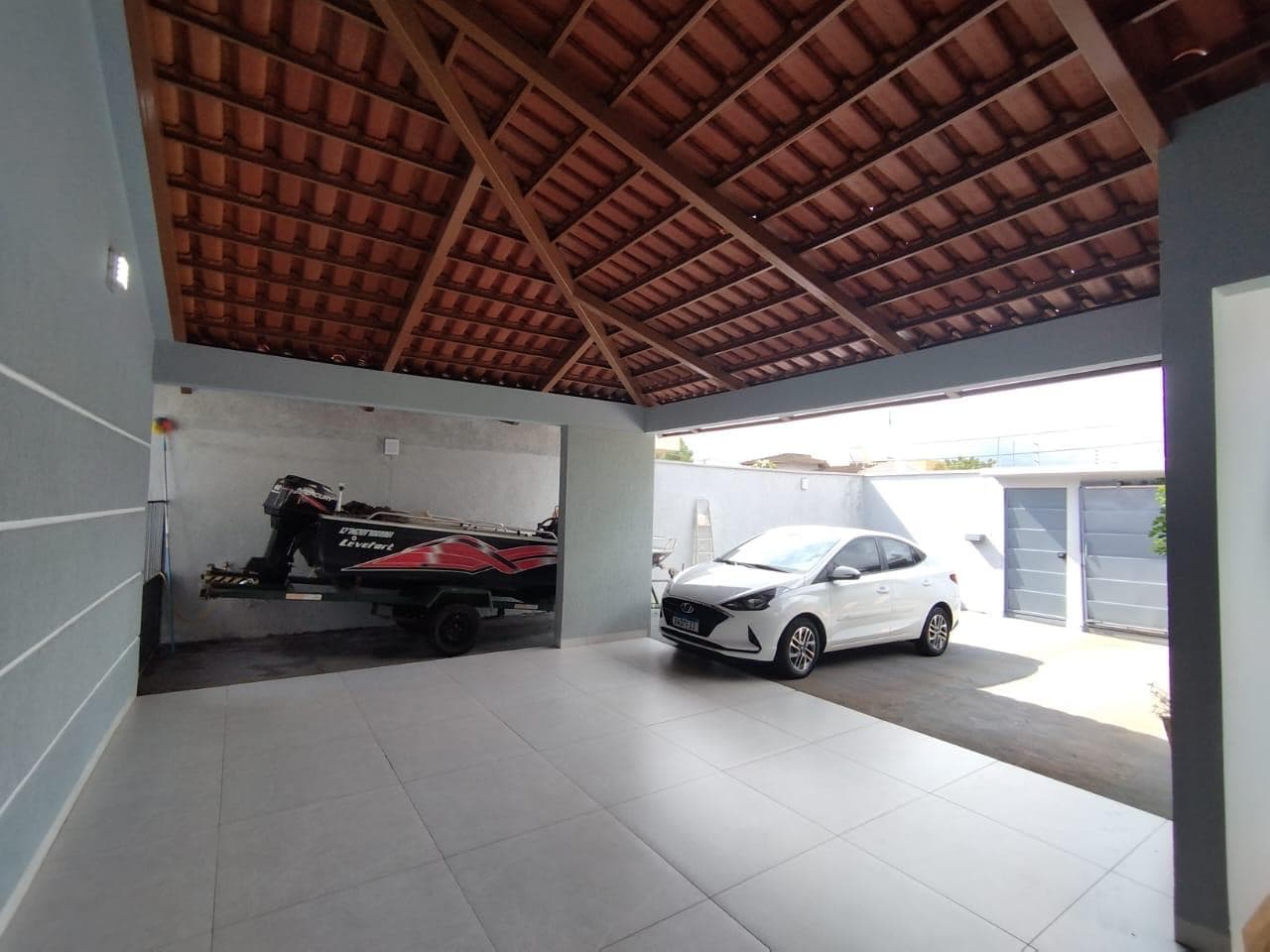 Casa de alto padrão com 3 suítes na 208 Norte em Palmas