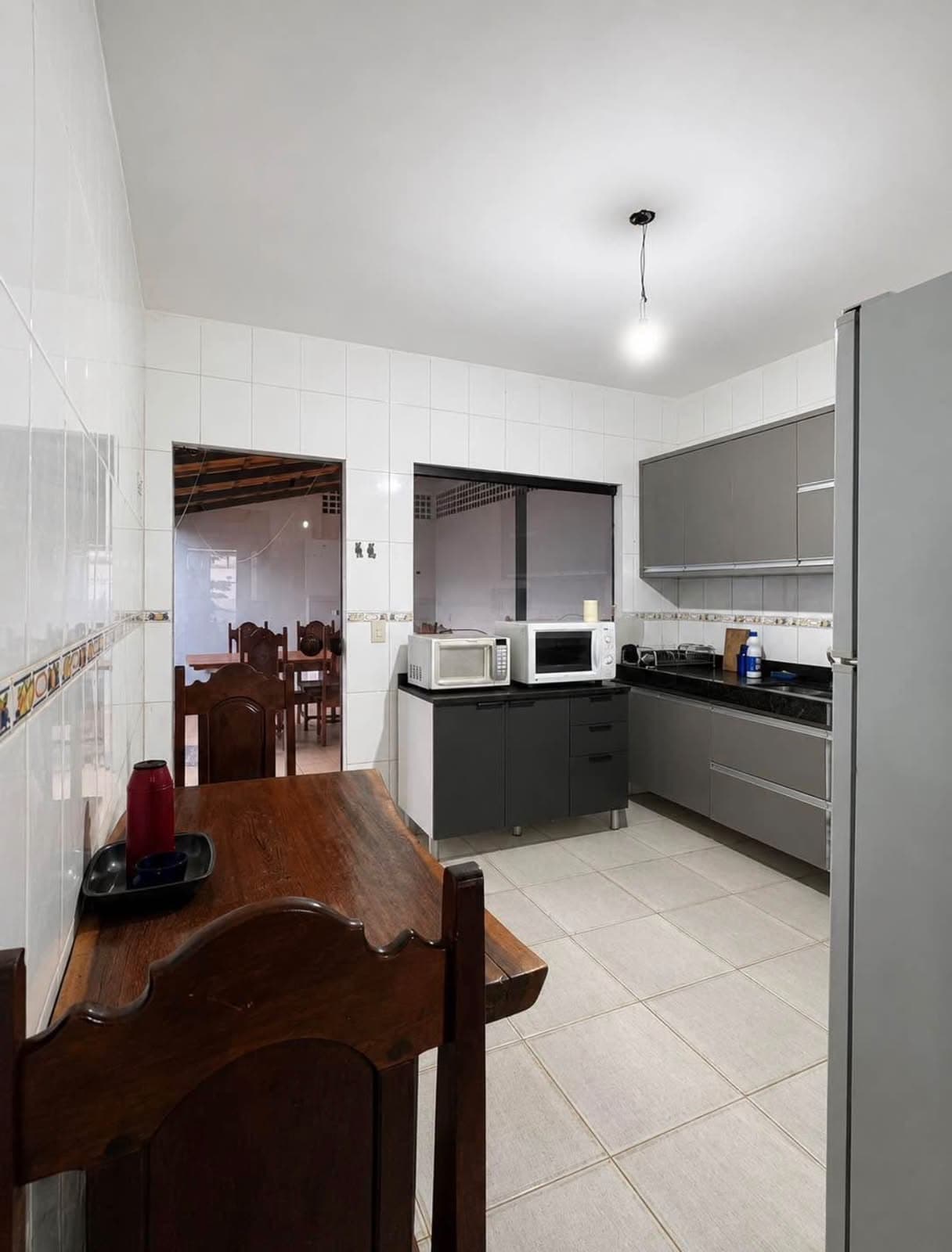Casa à venda na 704 Sul com 3 quartos, suíte e porteira fechada em Palmas