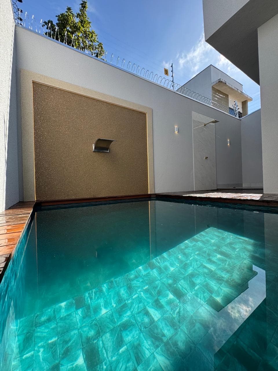 Casa de alto padrão com 3 suítes, piscina e área gourmet à venda na 309 Sul em Palmas – TO
