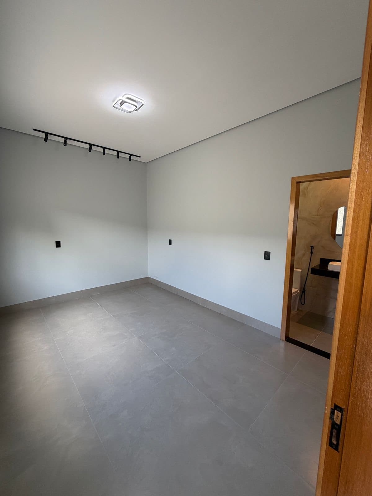 Casa alto padrão 4 quartos com piscina na 1601 Sul em Palmas – lote individual