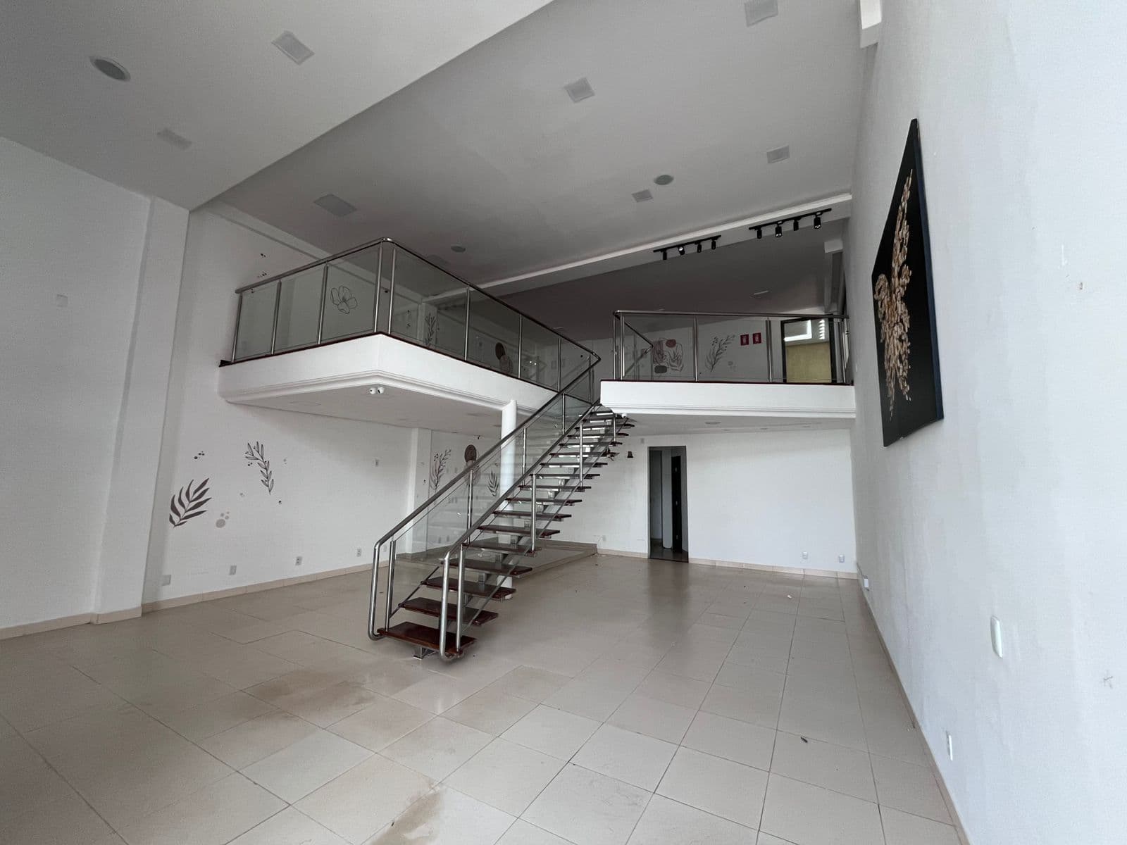Sala comercial térrea de 160 m² para locação na 104 Sul em Palmas – TO