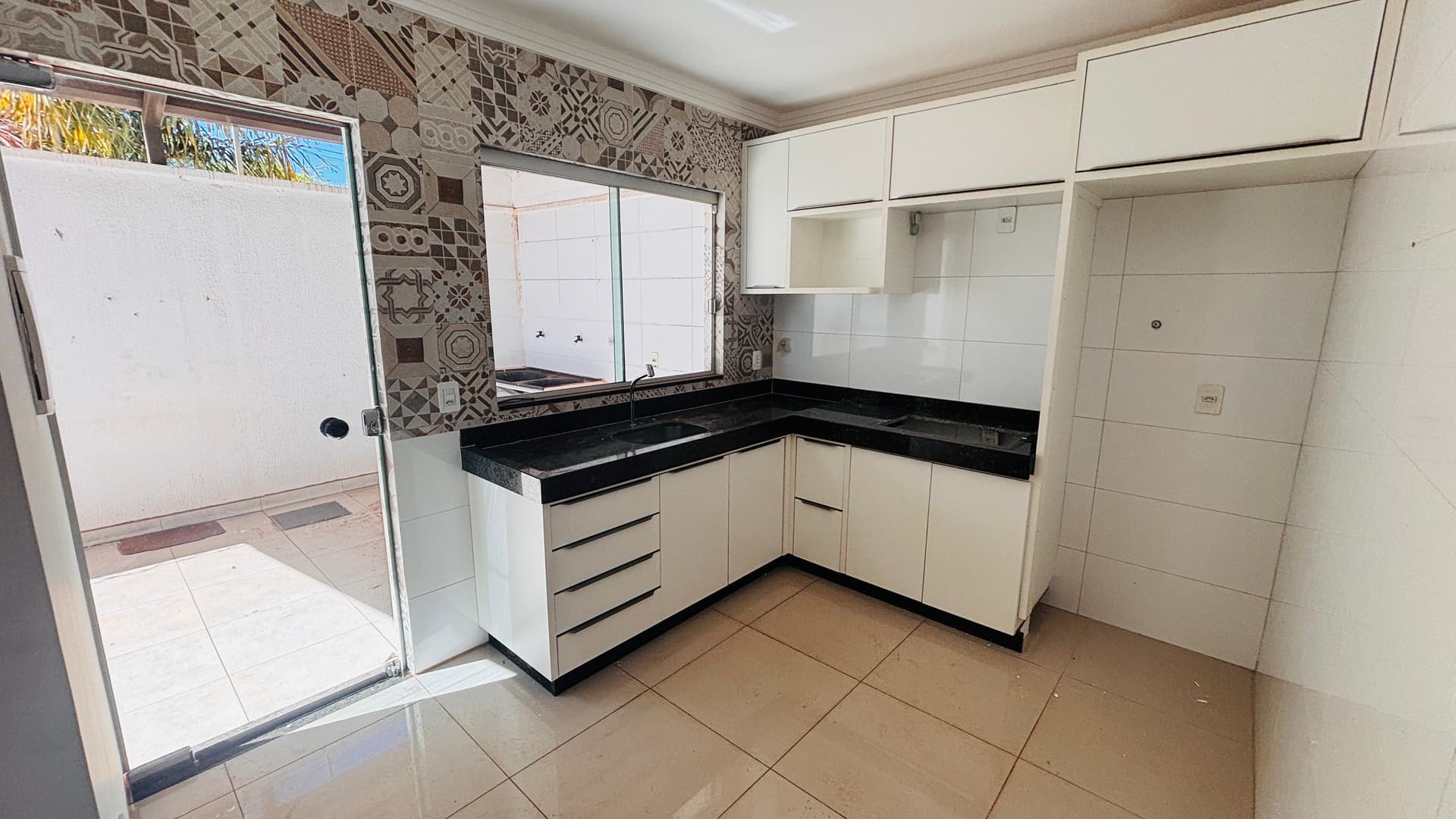 Sobrado com 3 Quartos e Closet à Venda na 110 Sul – Palmas/TO