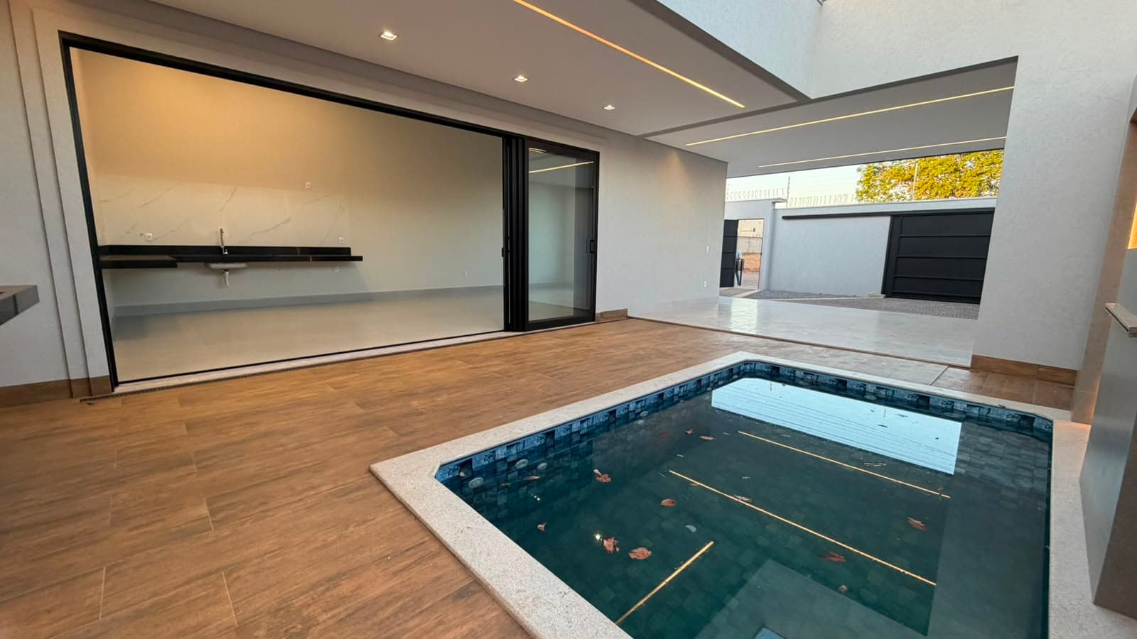 Casa Nova à Venda com 3 Quartos, Suíte Master e Piscina na 1506 Sul – Palmas/TO
