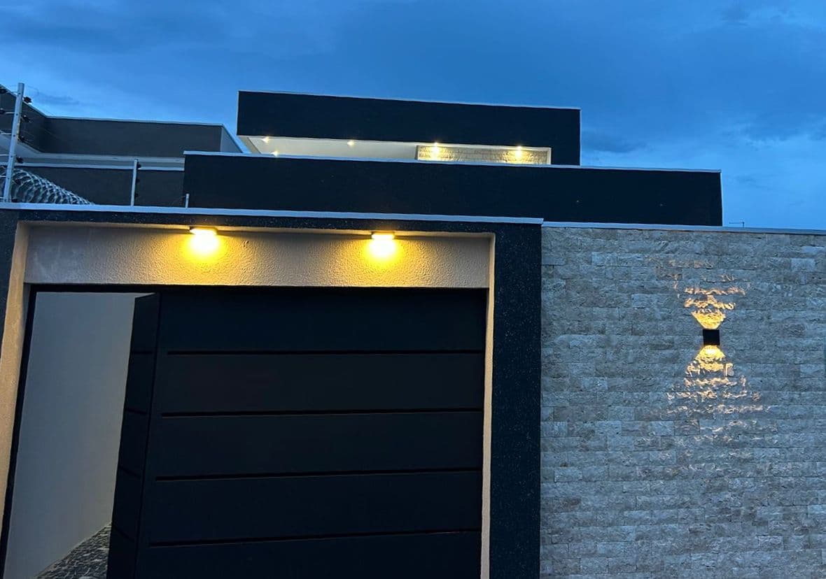 Casa de alto padrão 3 quartos com piscina e closet na 507 Sul