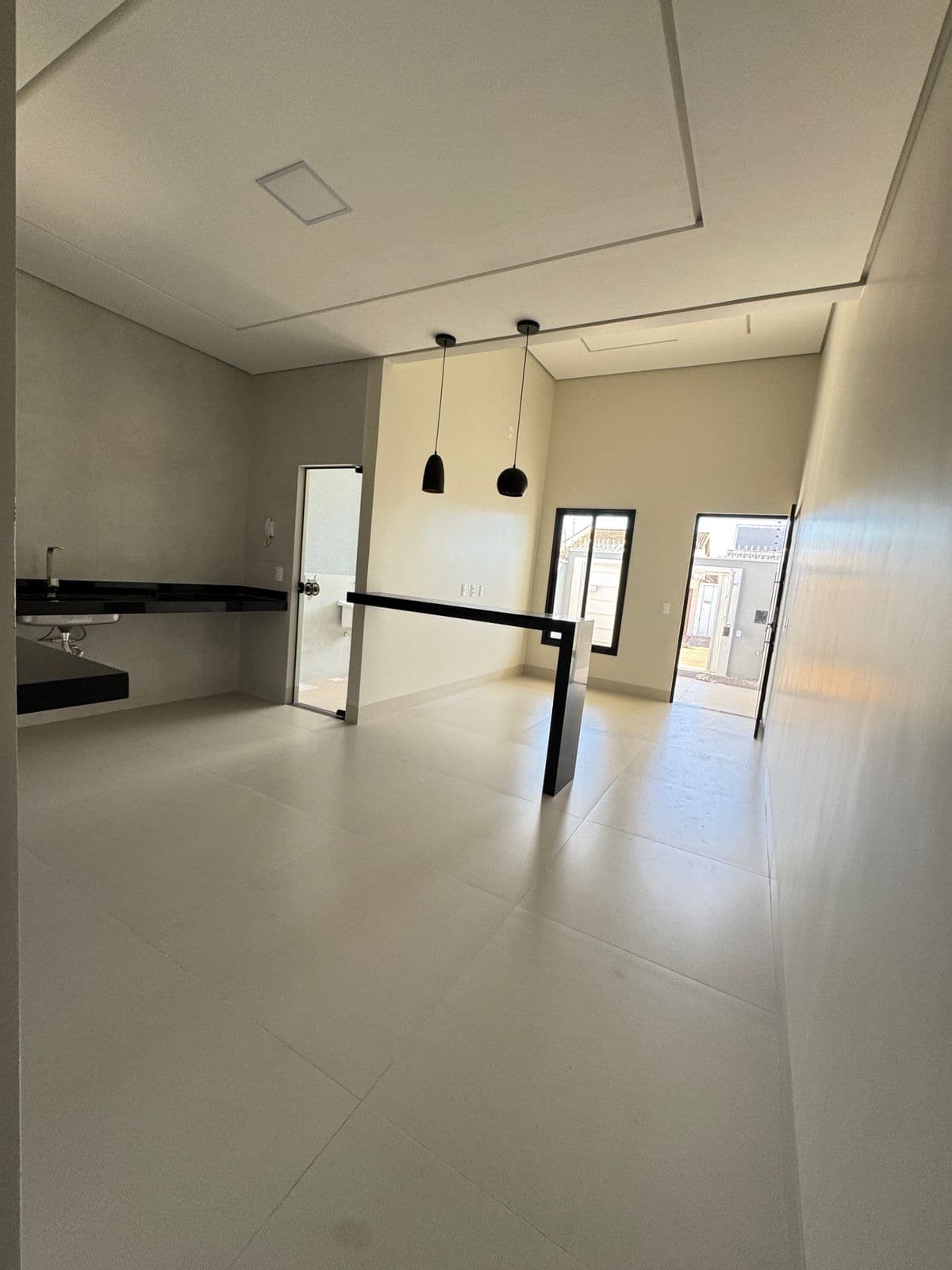 Casa com 2 quartos e pé-direito alto à venda na 604 Norte em Palmas – TO