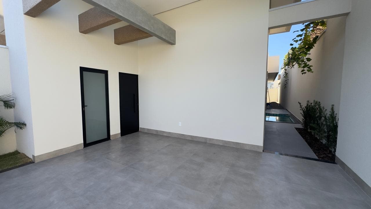 Casa nova à venda na 407 Sul com piscina aquecida e 3 quartos em Palmas - TO