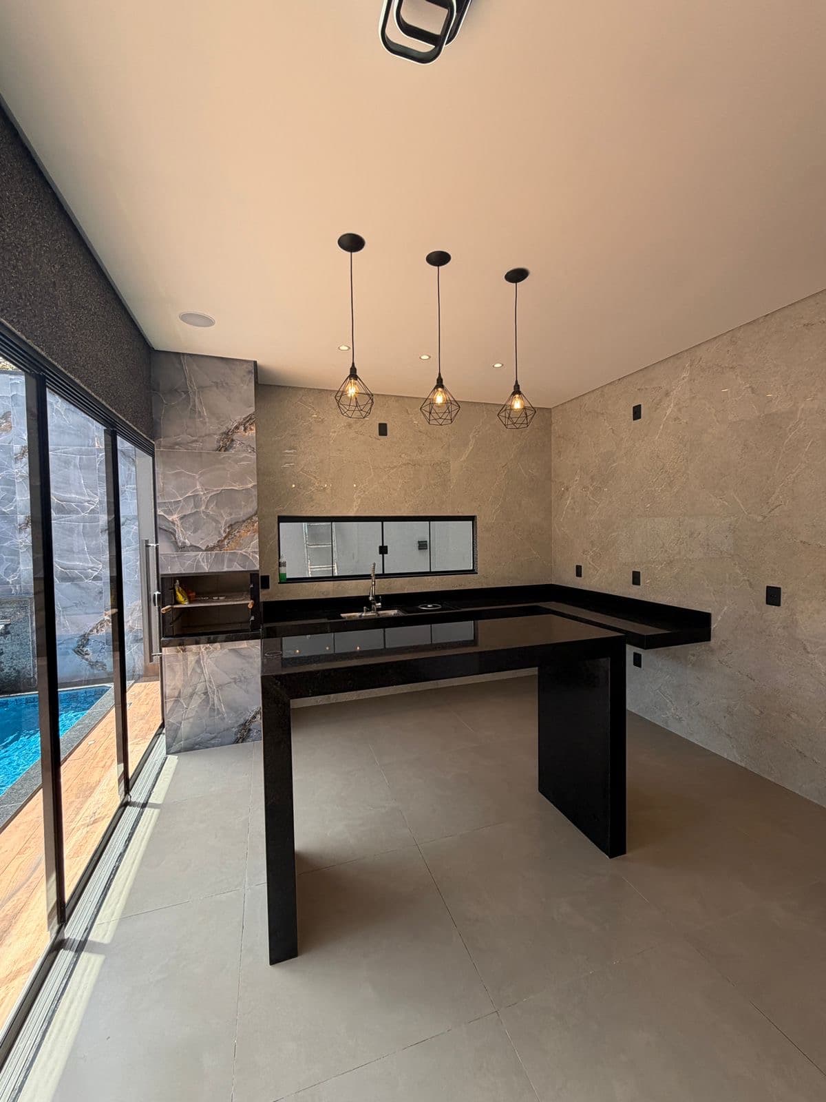 Casa alto padrão 4 quartos com piscina na 1601 Sul em Palmas – lote individual