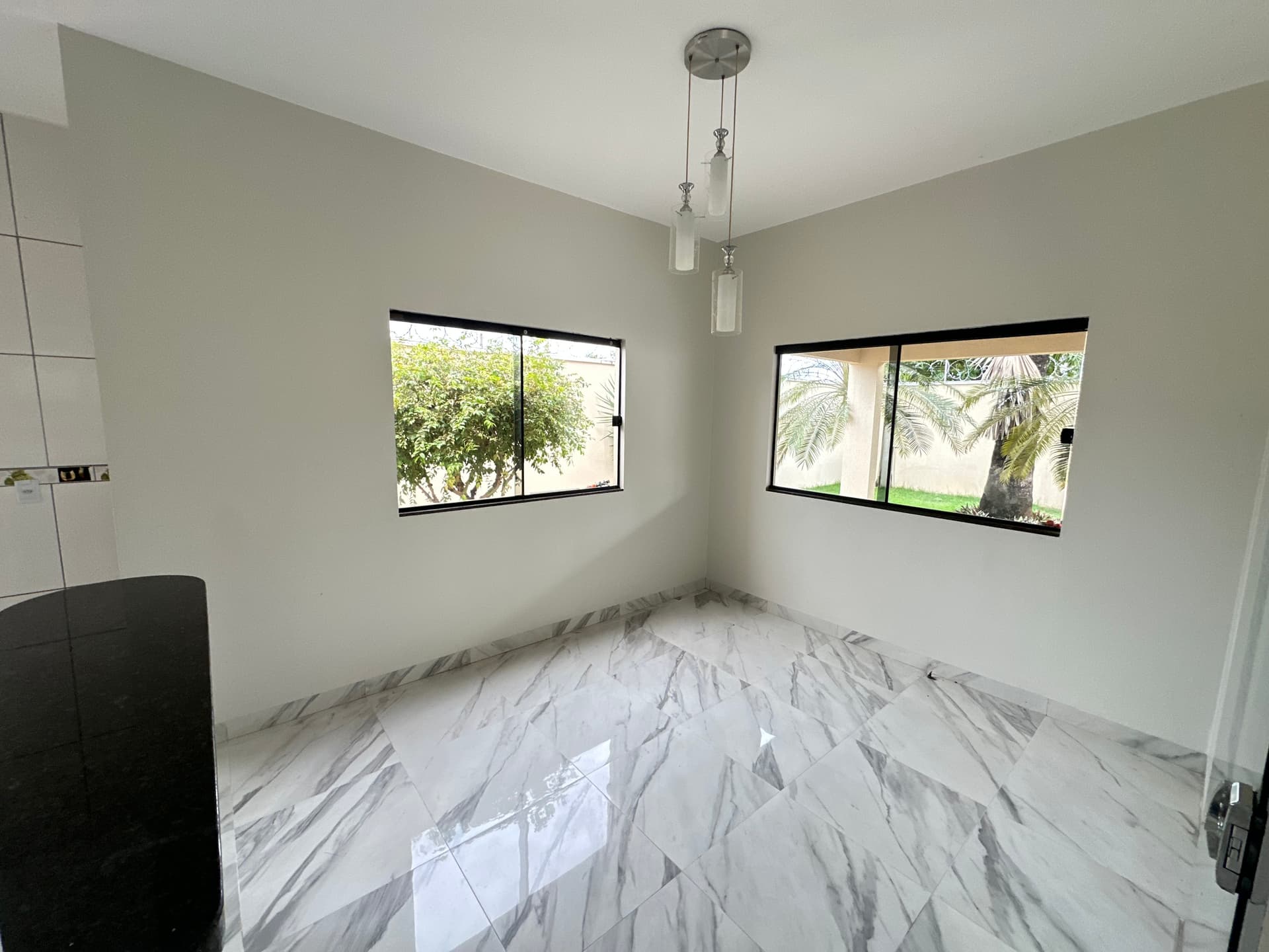 Casa de alto padrão com piscina e 3 quartos na 407 Sul em Palmas