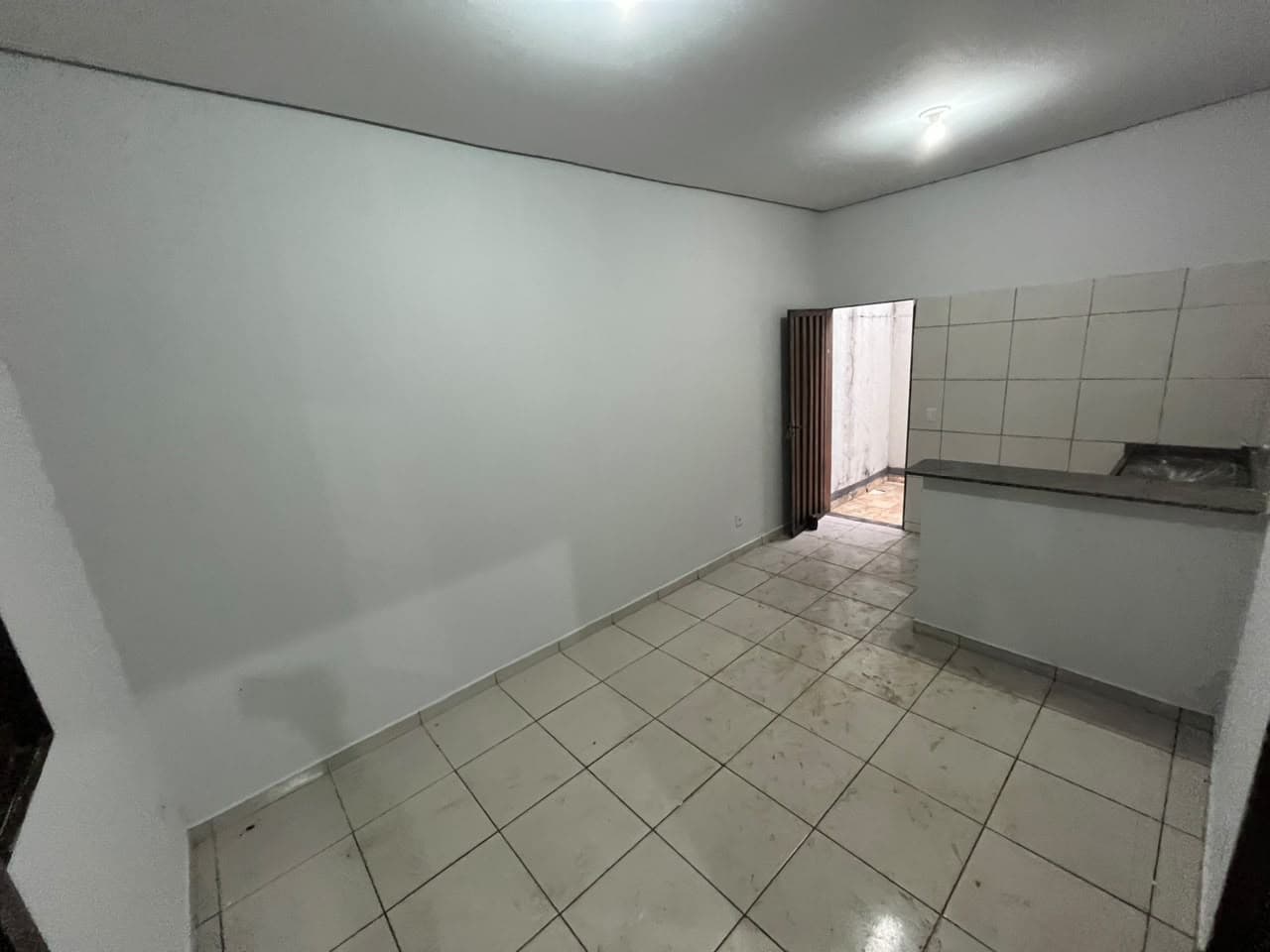 Kitnet com 2 Cômodos e Garagem Coberta na 1104 Sul – Palmas-TO