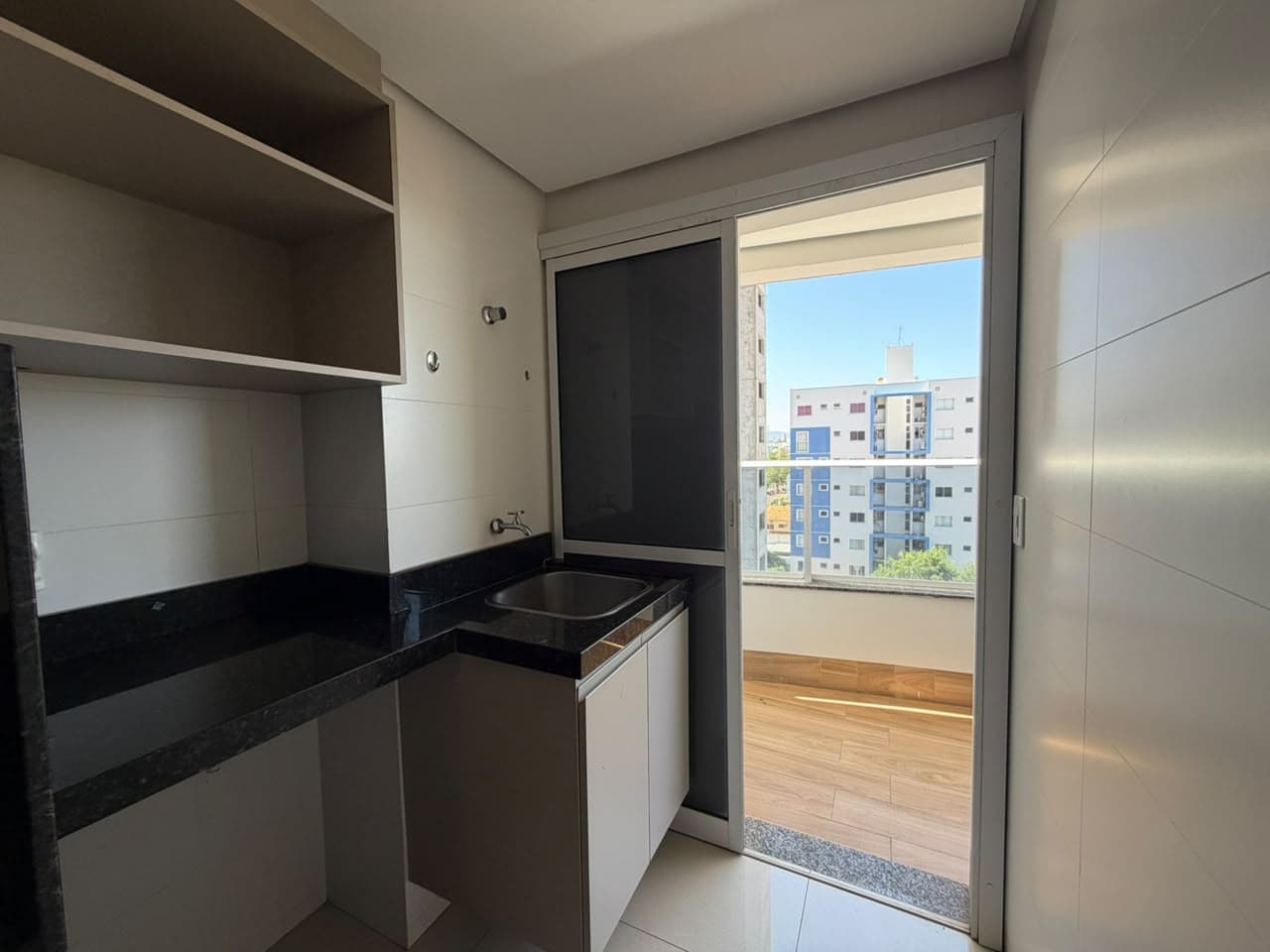 APARTAMENTO DE 2 QUARTOS MOBILIADO – RESIDENCIAL SERRA DO CARMO