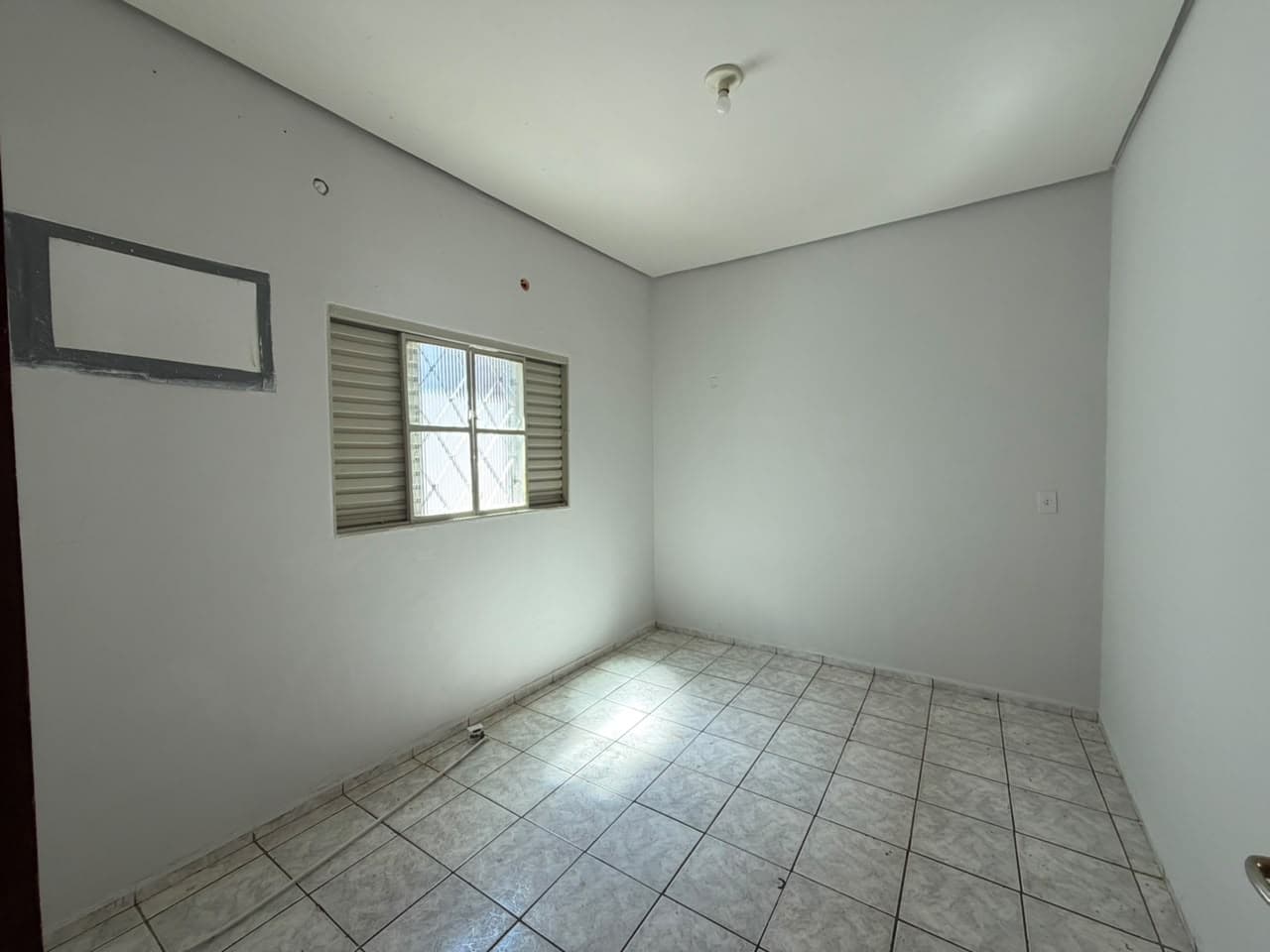 Casa com 2 Quartos para Locação NA 108 norte