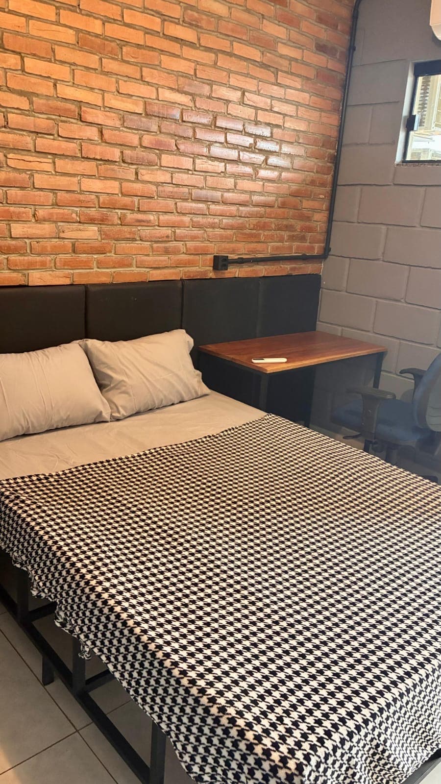 Conjunto de flats com estrutura pronta em lote de esquina em Palmas/TO